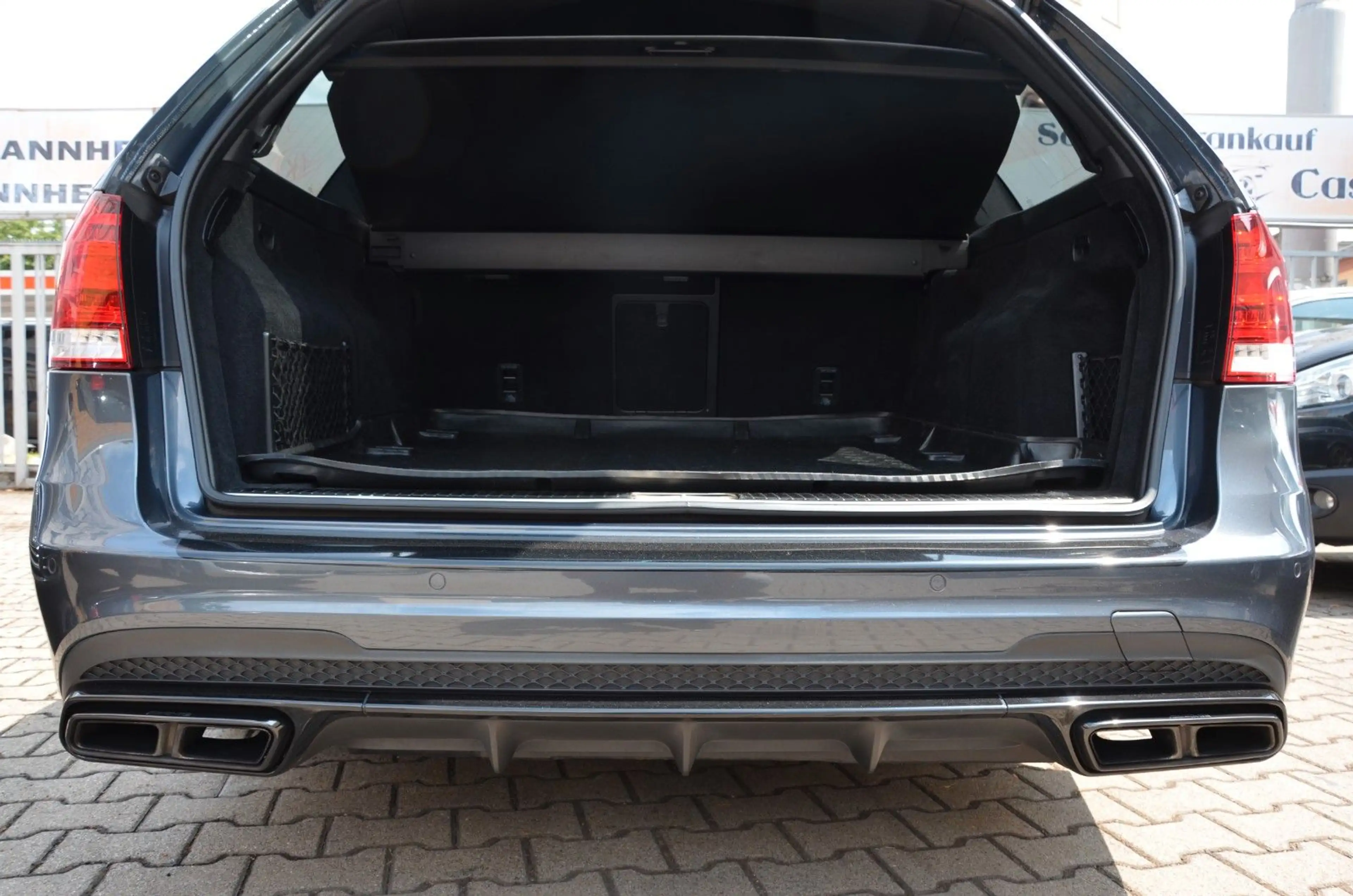 Mercedes-Benz E 63 AMG E 63 S AMG 4Matic Voll Ausstattung Sehr Sauber — photo 11