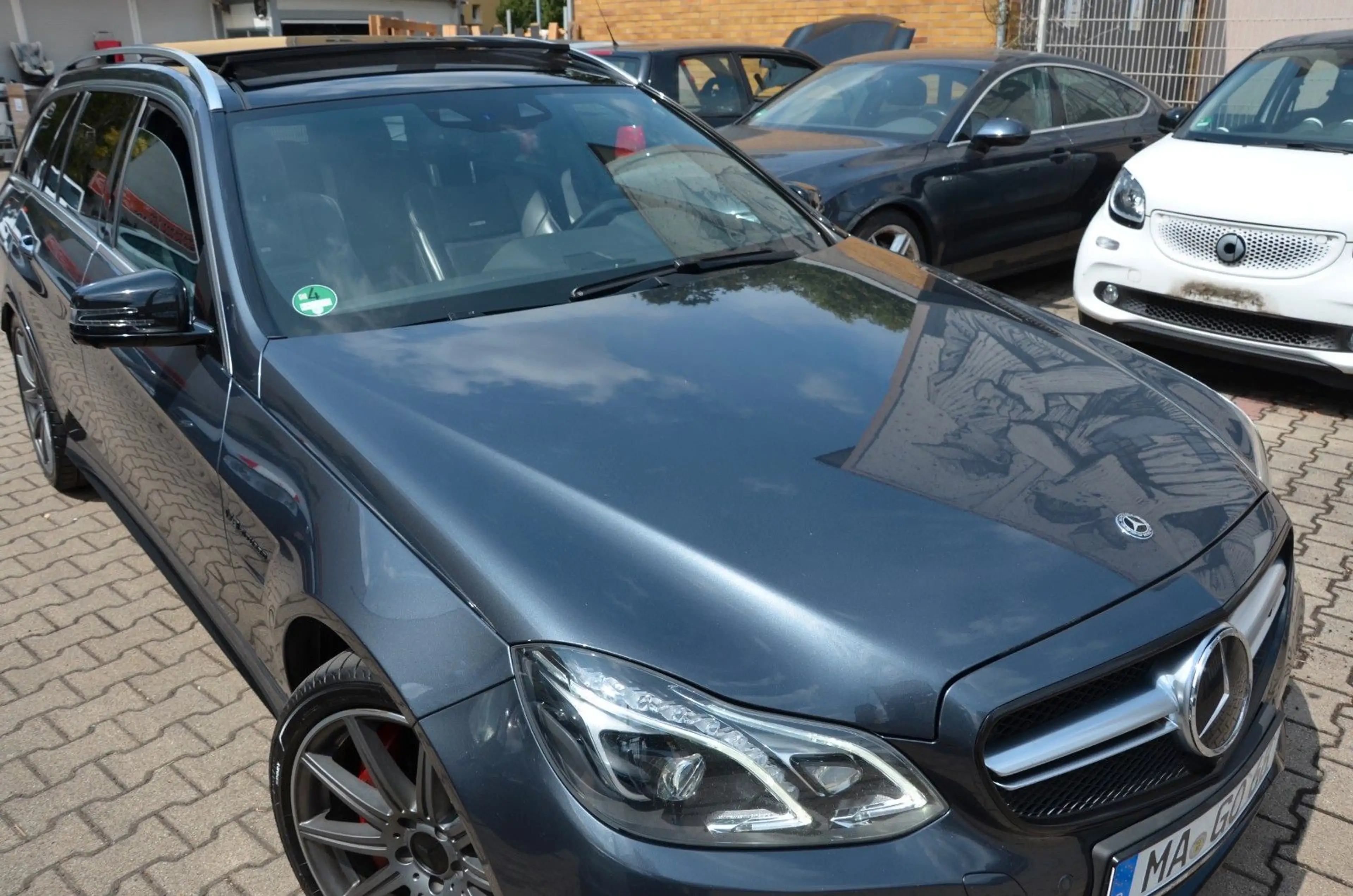 Mercedes-Benz E 63 AMG E 63 S AMG 4Matic Voll Ausstattung Sehr Sauber — photo 4