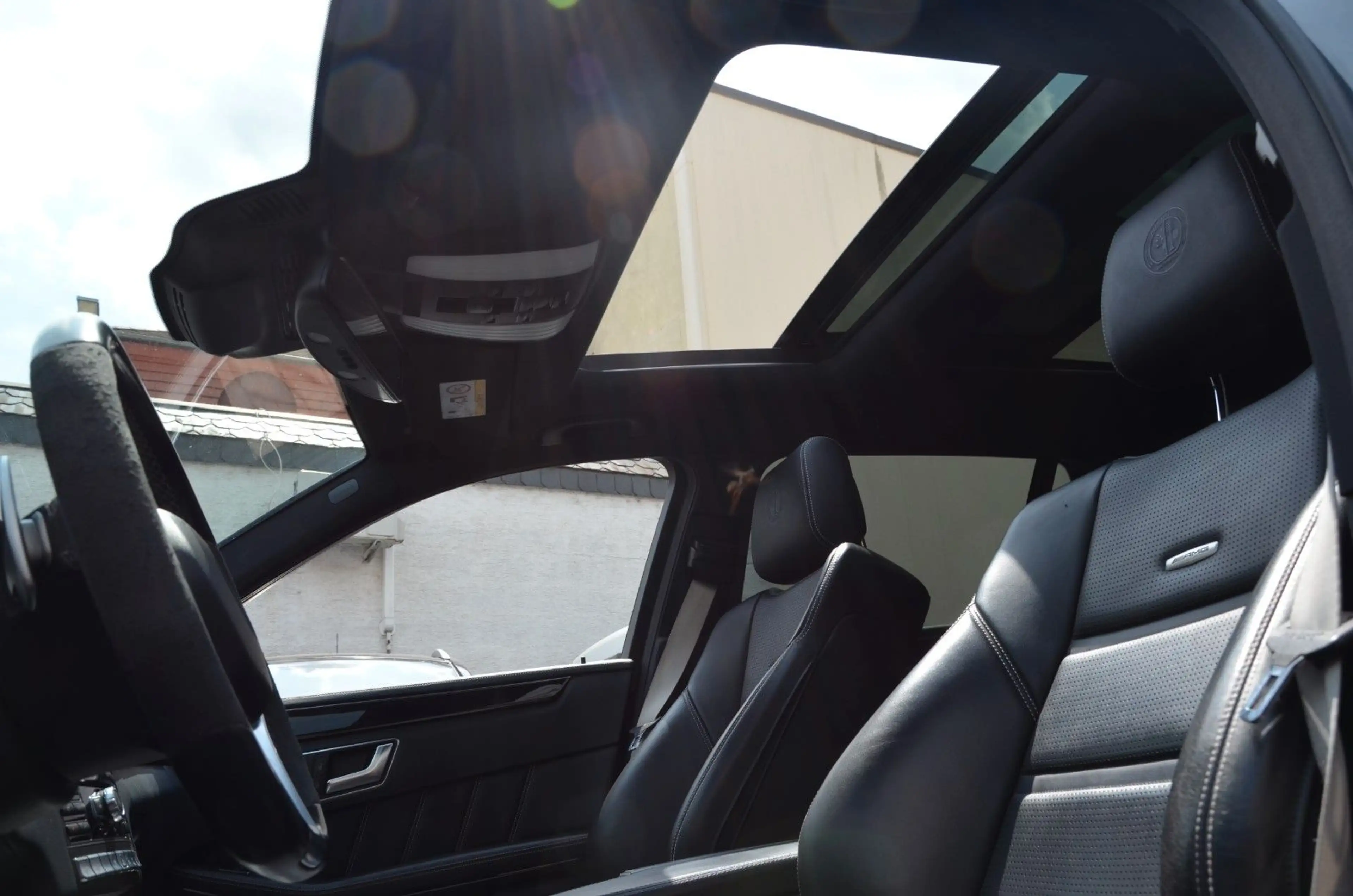Mercedes-Benz E 63 AMG E 63 S AMG 4Matic Voll Ausstattung Sehr Sauber — photo 27