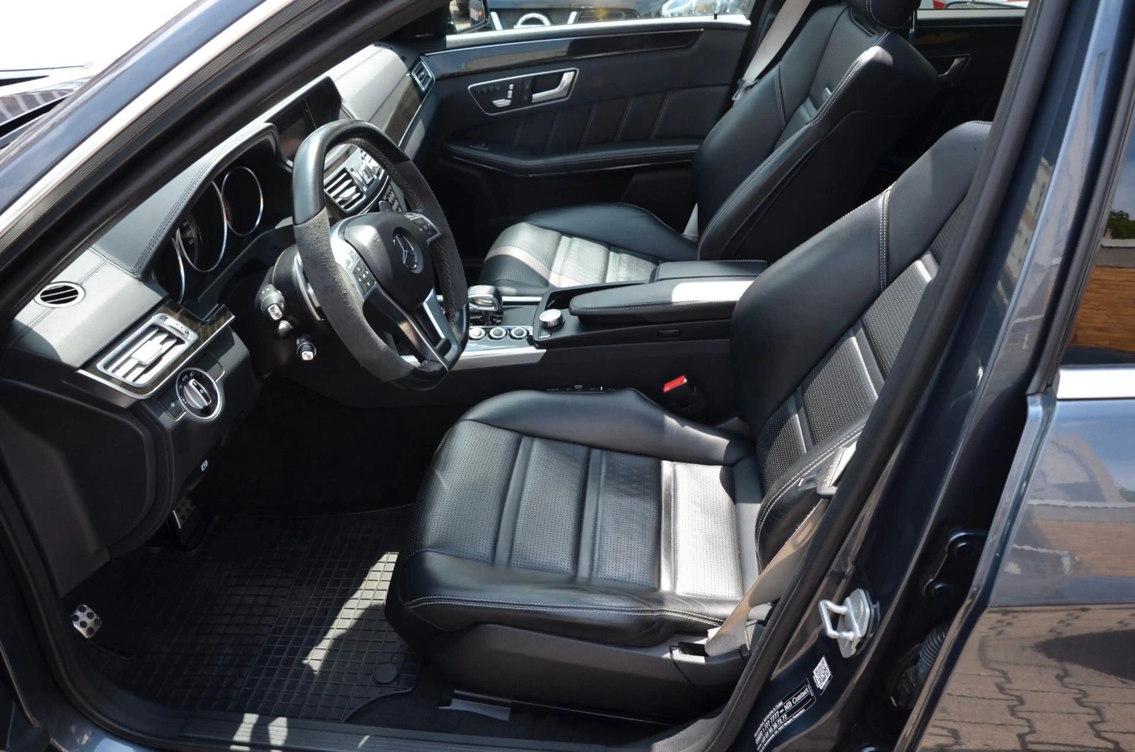 Mercedes-Benz E 63 AMG E 63 S AMG 4Matic Voll Ausstattung Sehr Sauber — photo 21