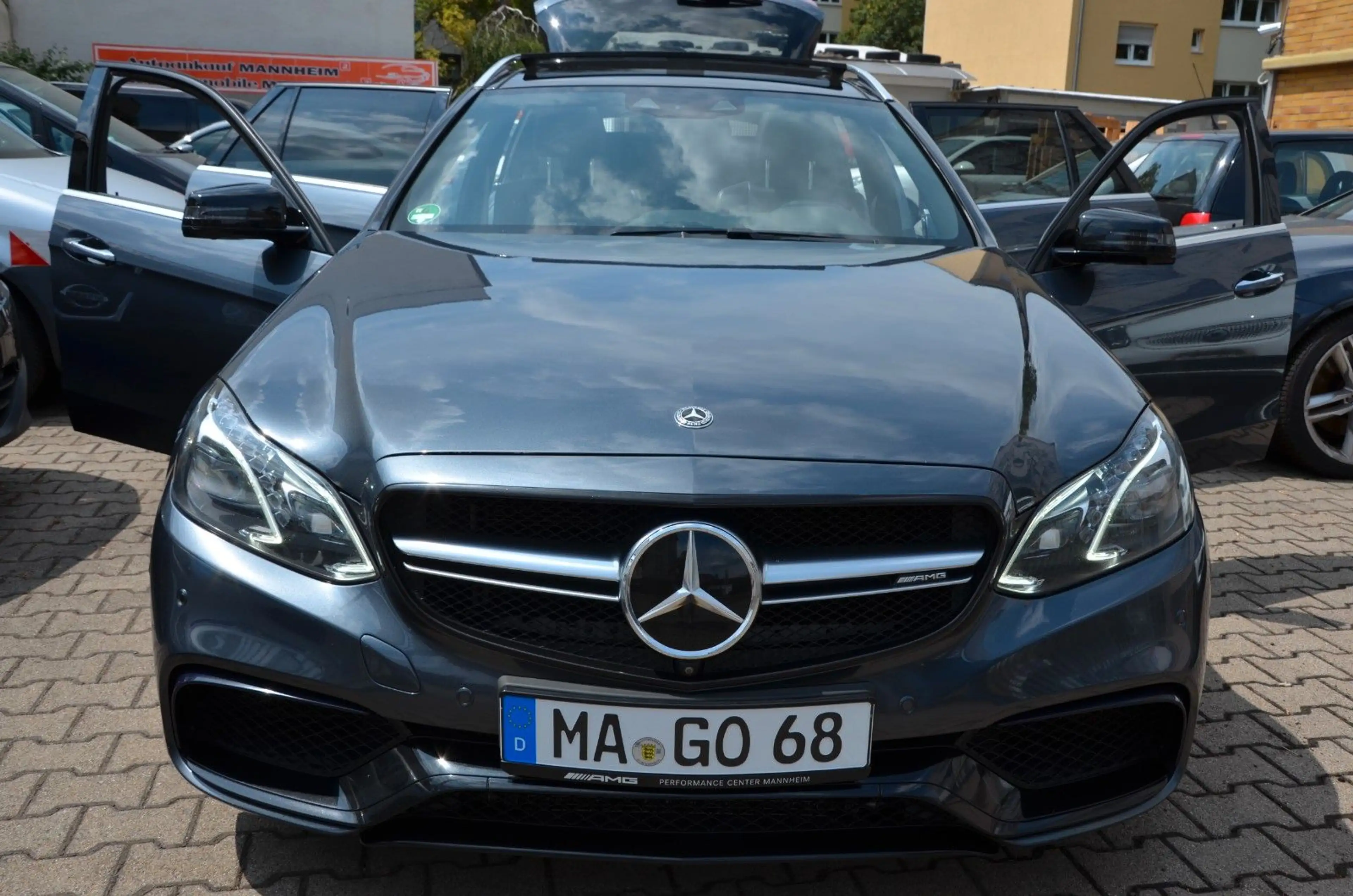 Mercedes-Benz E 63 AMG E 63 S AMG 4Matic Voll Ausstattung Sehr Sauber — photo 9