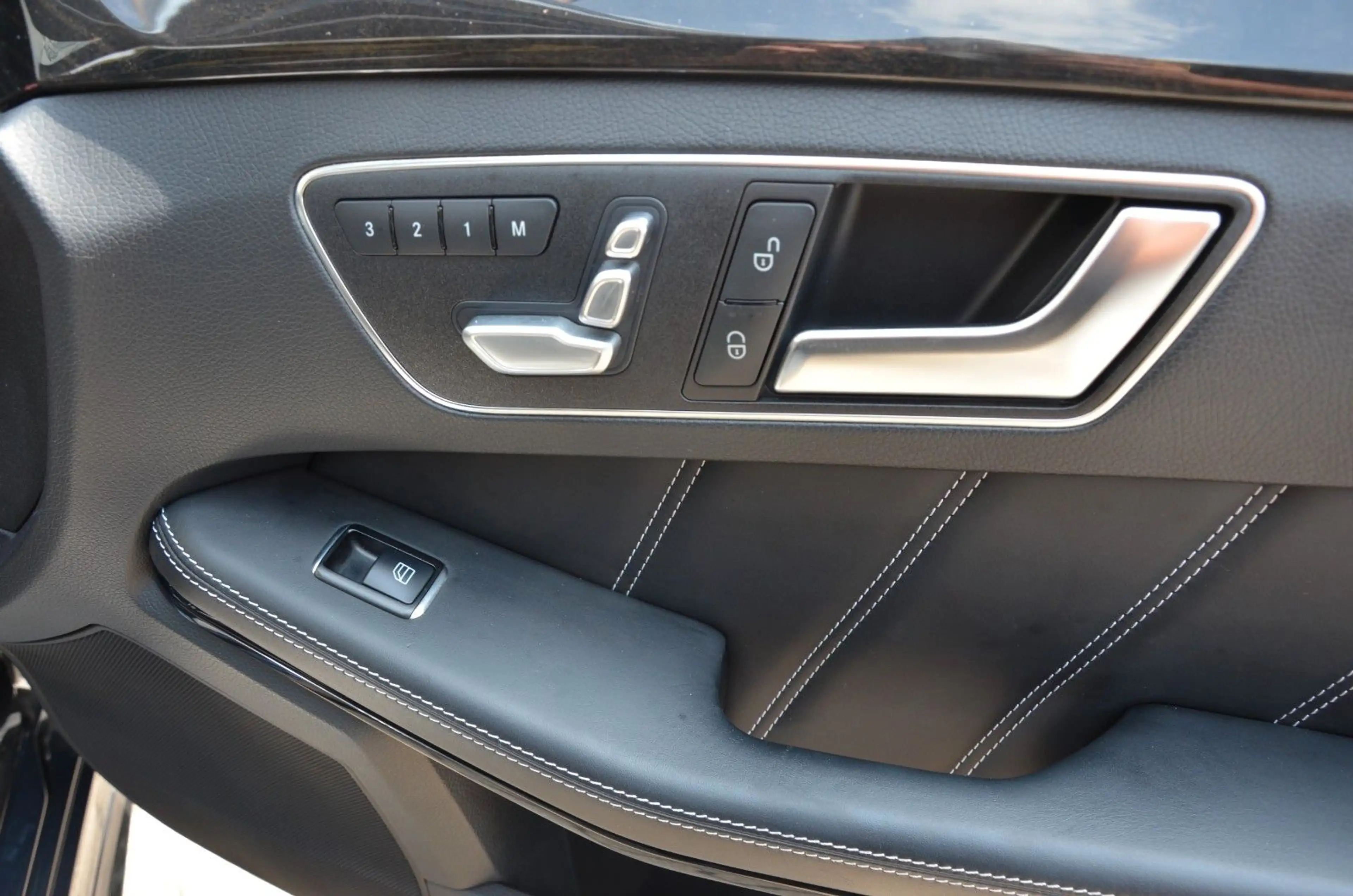 Mercedes-Benz E 63 AMG E 63 S AMG 4Matic Voll Ausstattung Sehr Sauber — photo 43