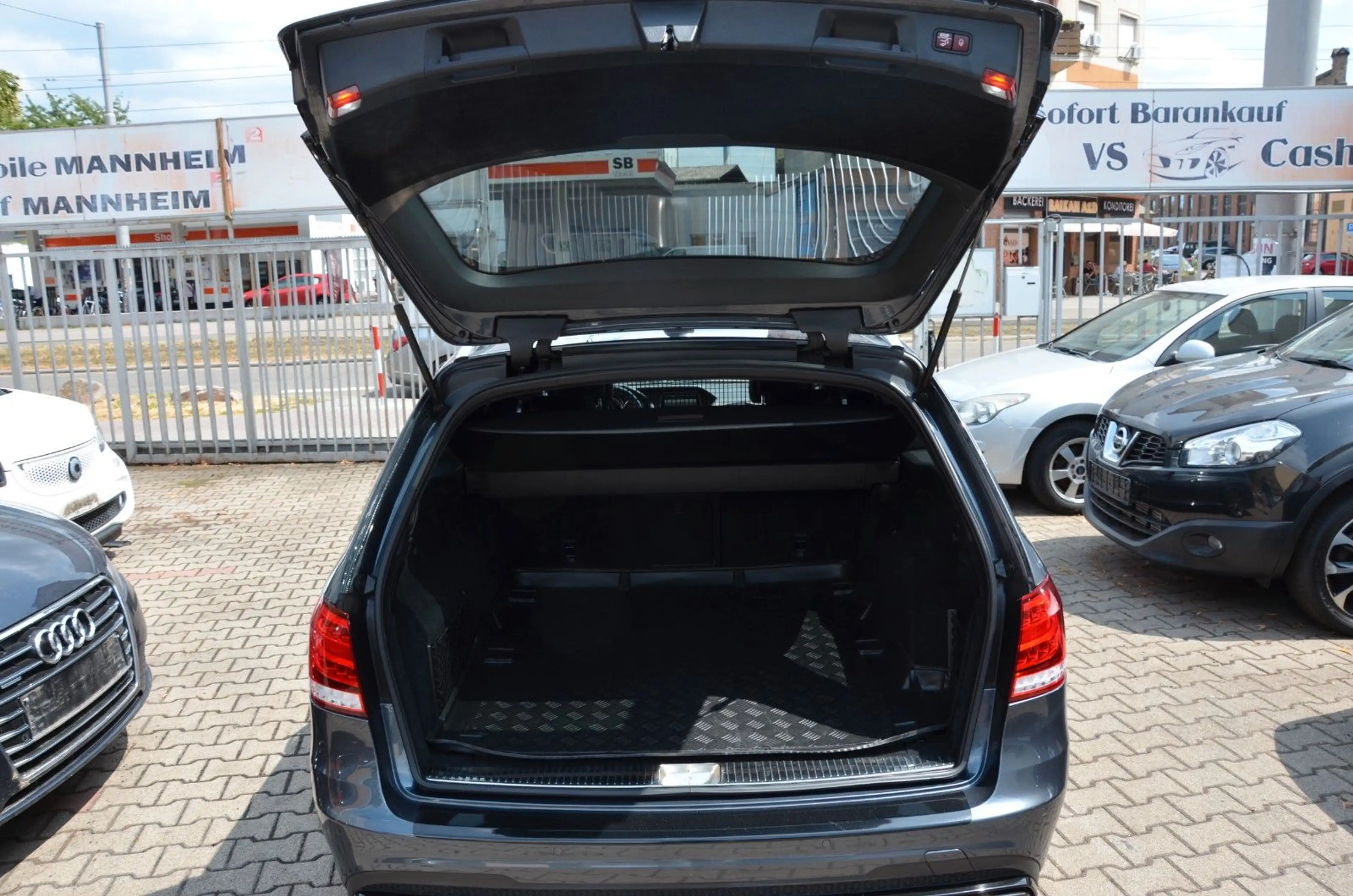 Mercedes-Benz E 63 AMG E 63 S AMG 4Matic Voll Ausstattung Sehr Sauber — photo 12