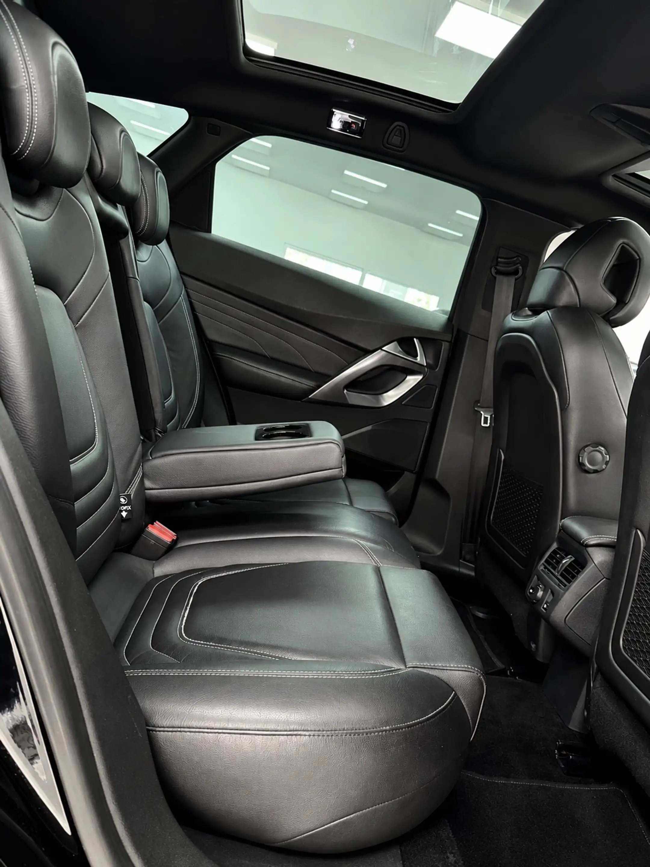 Citroen DS5 2.0 BlueHDi - GARANTIE 12 MOIS - AUTOMATIQUE - TOIT PANORAMIQUE - BI XENON - GPS - CAMERA - BLUETOOTH - — photo 12