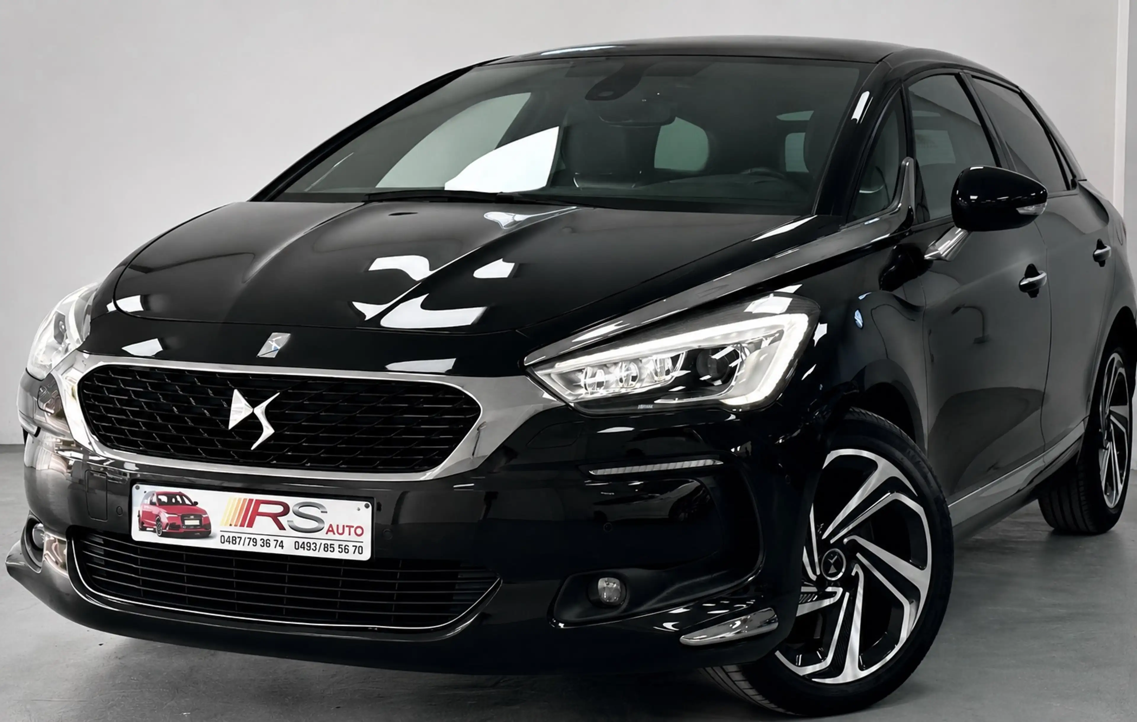 Citroen DS5 2.0 BlueHDi - GARANTIE 12 MOIS - AUTOMATIQUE - TOIT PANORAMIQUE - BI XENON - GPS - CAMERA - BLUETOOTH -