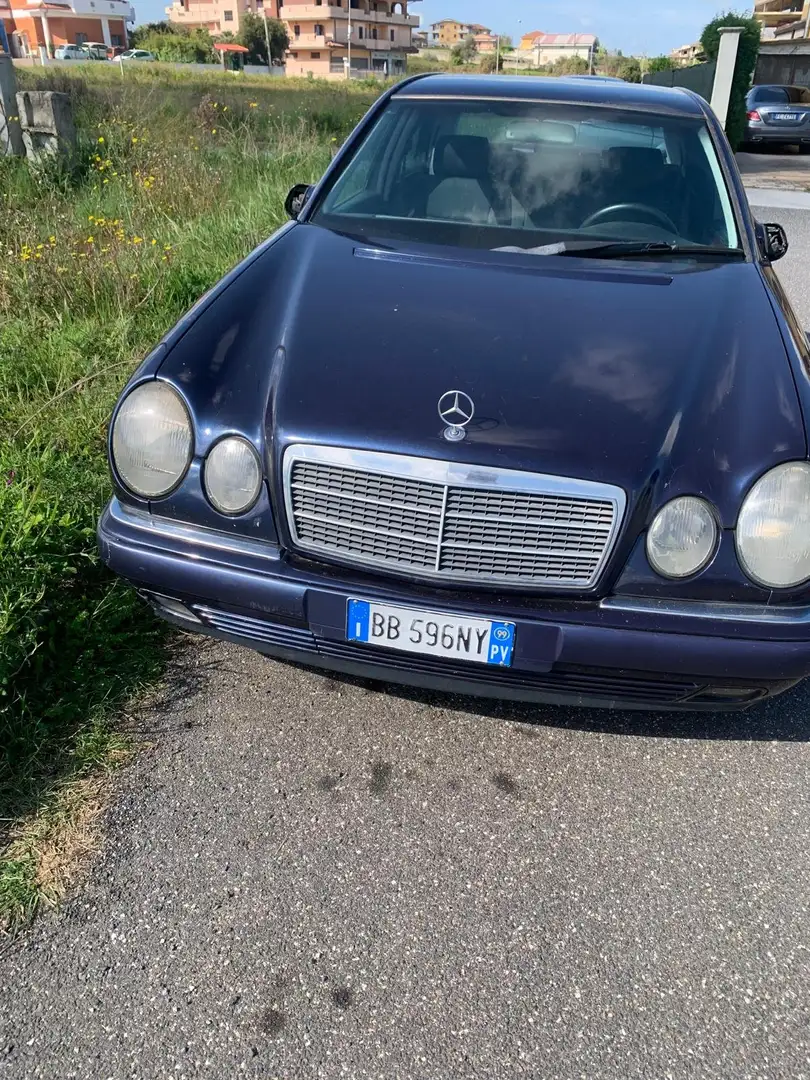 Mercedes-Benz E 220 Classe+E+-+W210+Berlina+td+cdi+Elegance Blue - 1
