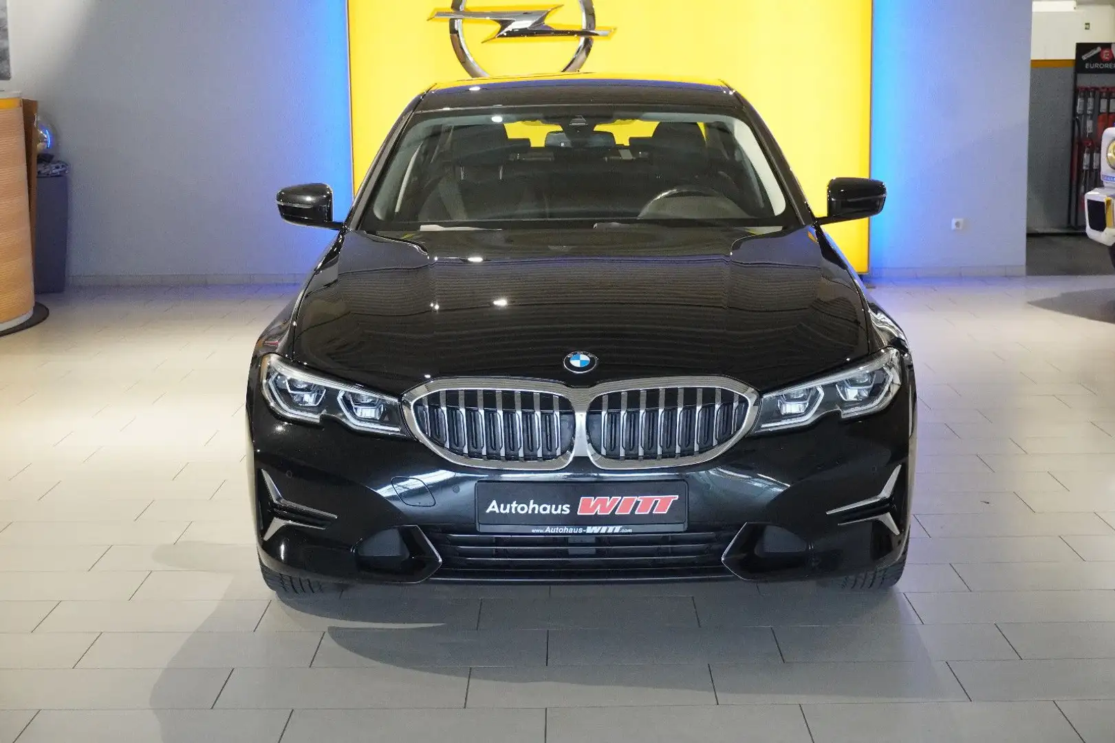 BMW 320 d xDrive Luxury Line Aut.*Live Cockpit*Laserl Zwart - 2
