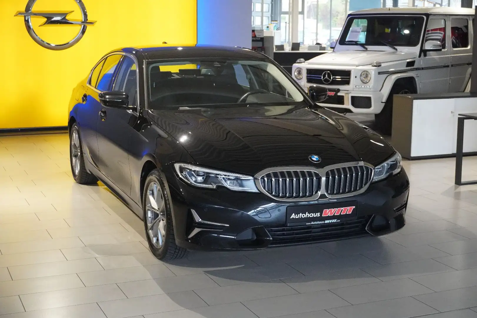 BMW 320 d xDrive Luxury Line Aut.*Live Cockpit*Laserl Zwart - 1