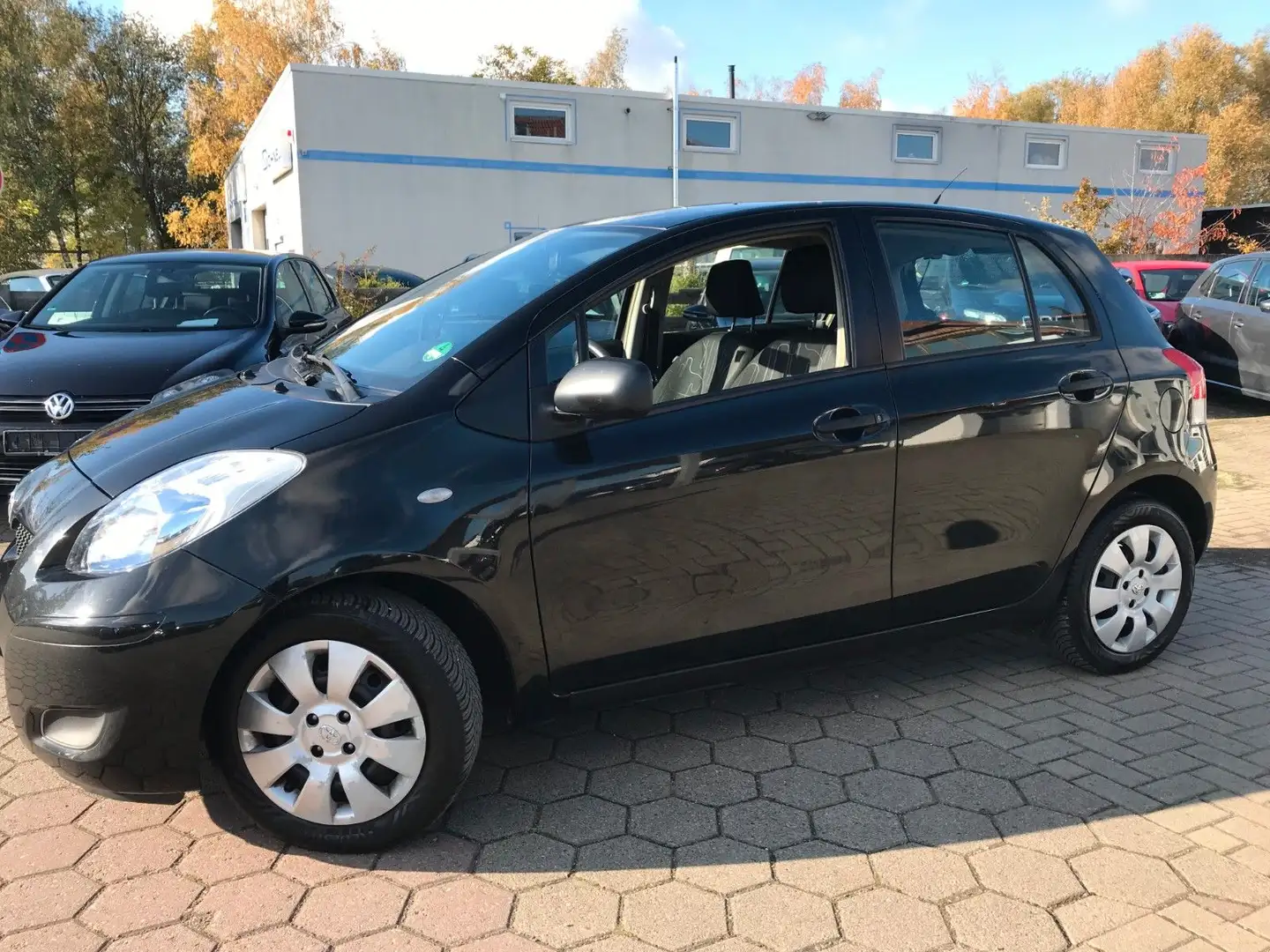 Toyota Yaris Cool+ Tüv Neu auf Kundenwunsch Schwarz - 2