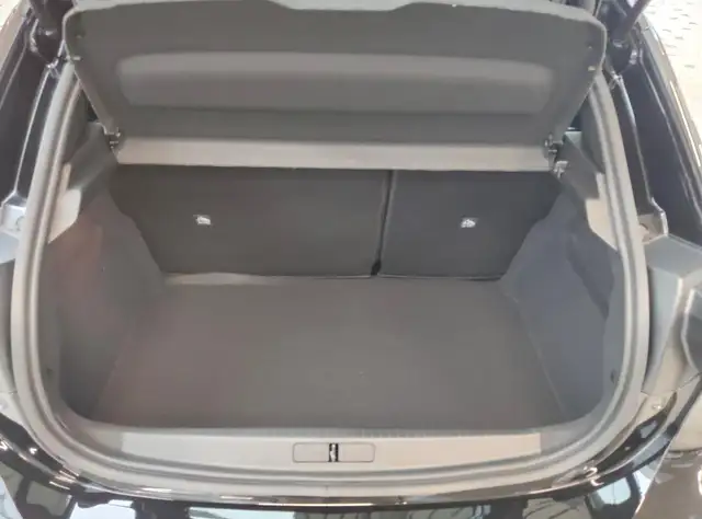 Opel Corsa view 9
