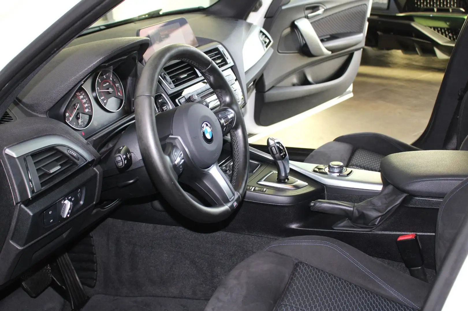 BMW 118 D *M SPORT* LED/NAVI/ALCANTARA/TEMPOMAT/ Blanc - 2