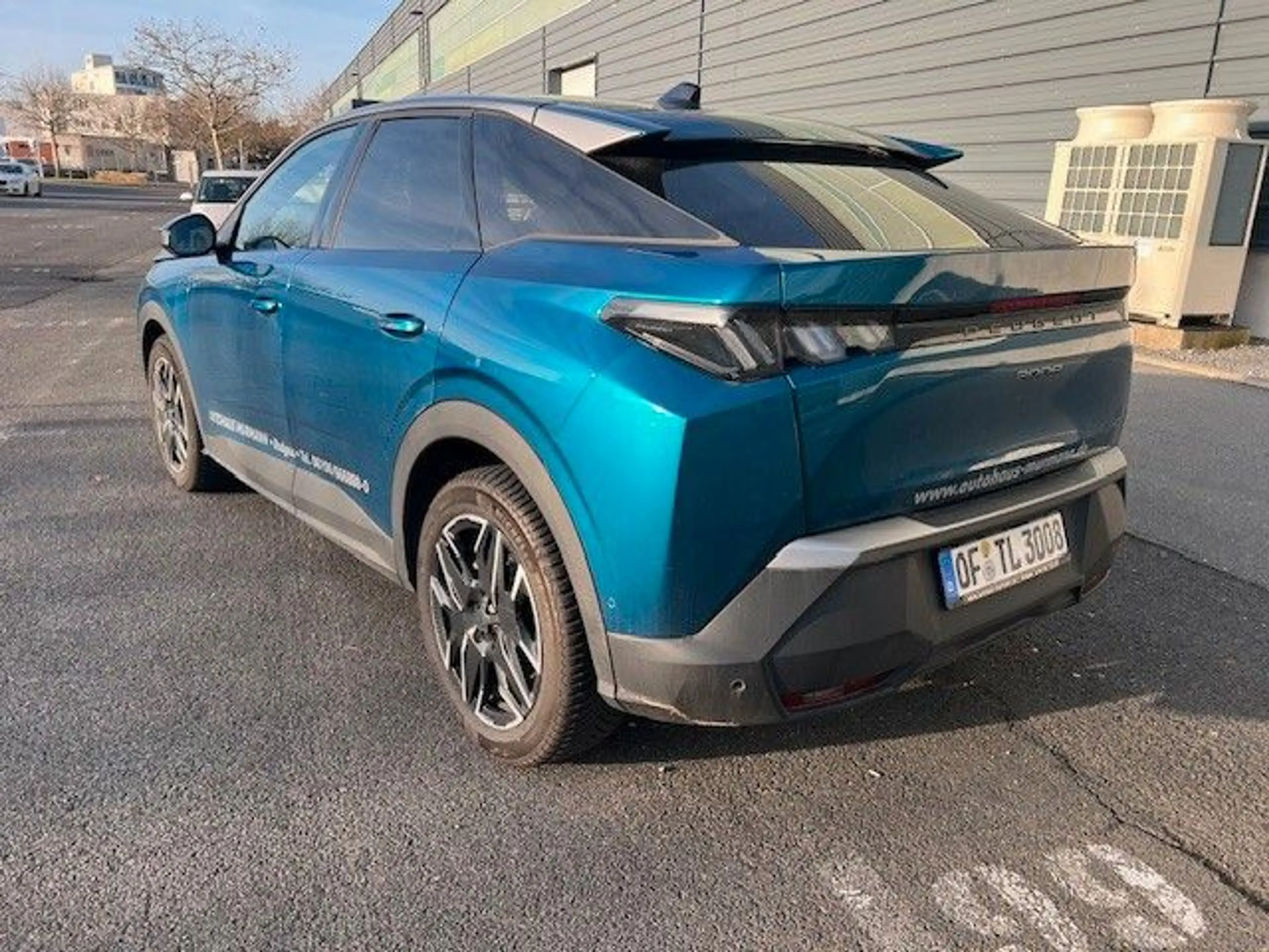Peugeot 3008 Hybrid 136 Allure — photo 5