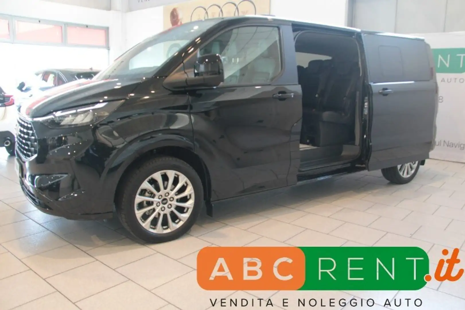 Ford Tourneo Custom Tourneo Custom 320 2.0 EcoBlue 136CV PL Titanium Nero - 2