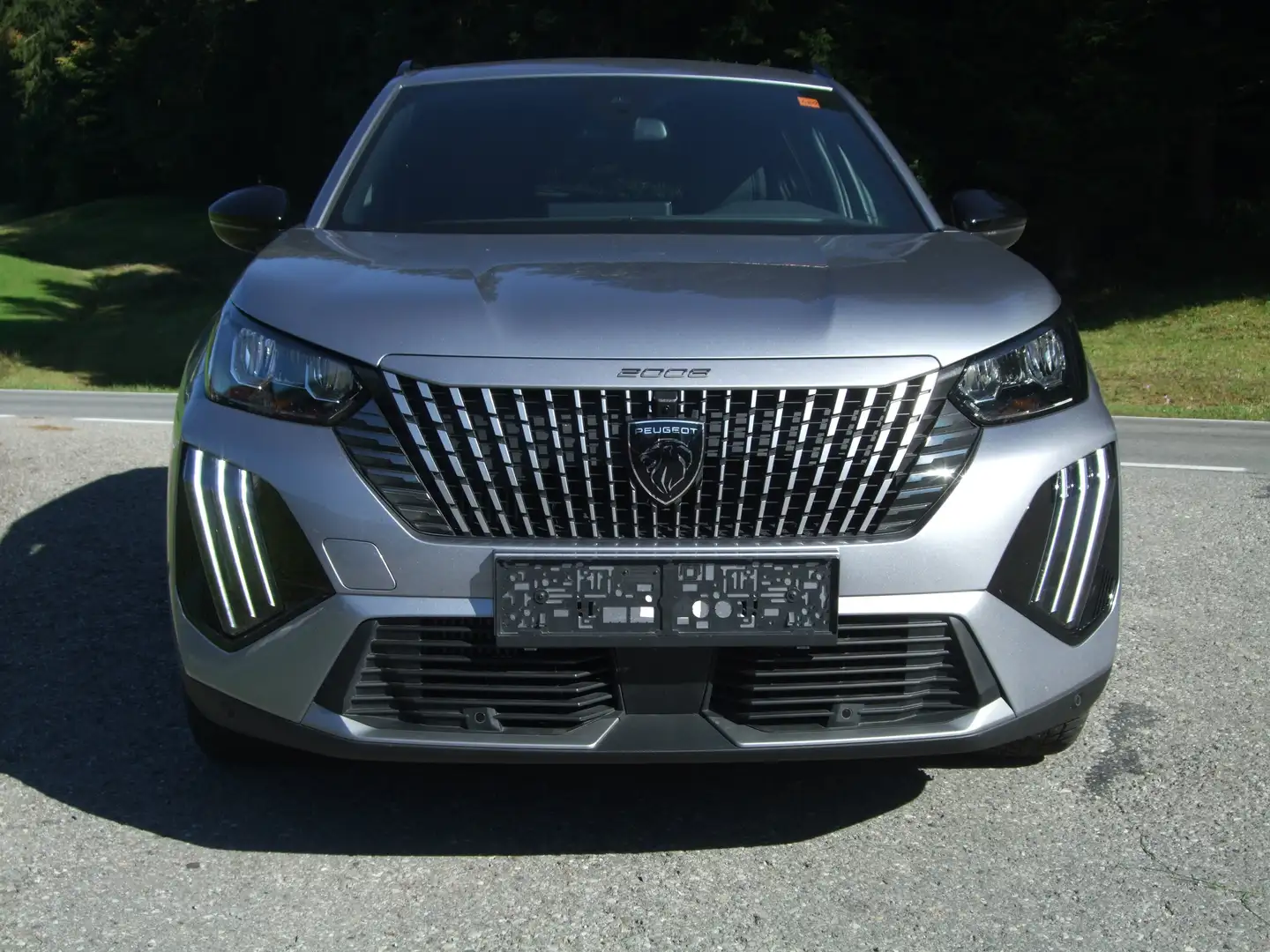 Peugeot 2008 Allure PureTech 100 Gris - 2