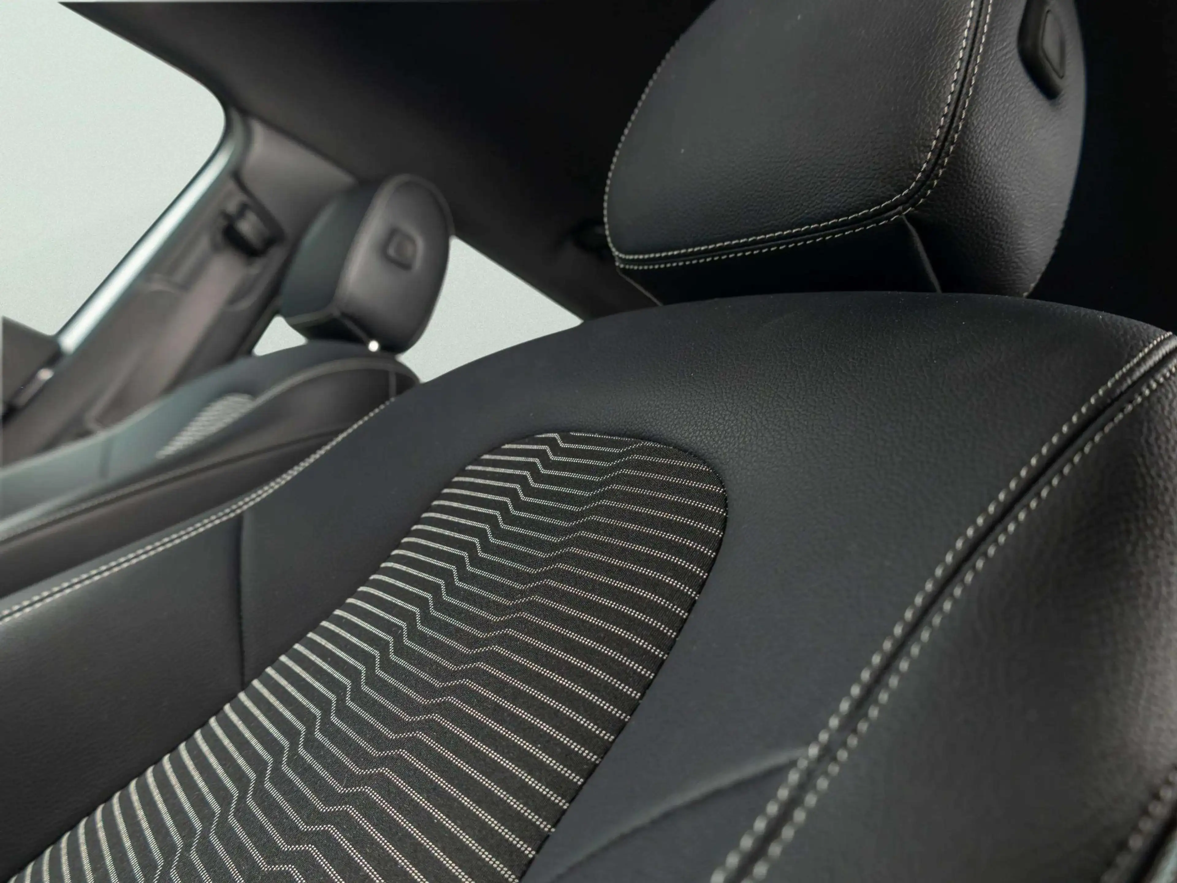 Mercedes-Benz EQB 250 Luxury Line 67 kWh — photo 10