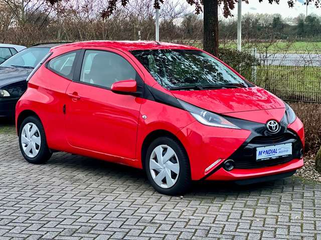 Imagine Toyota Aygo AYGO x-play / Klima / 1-Hand