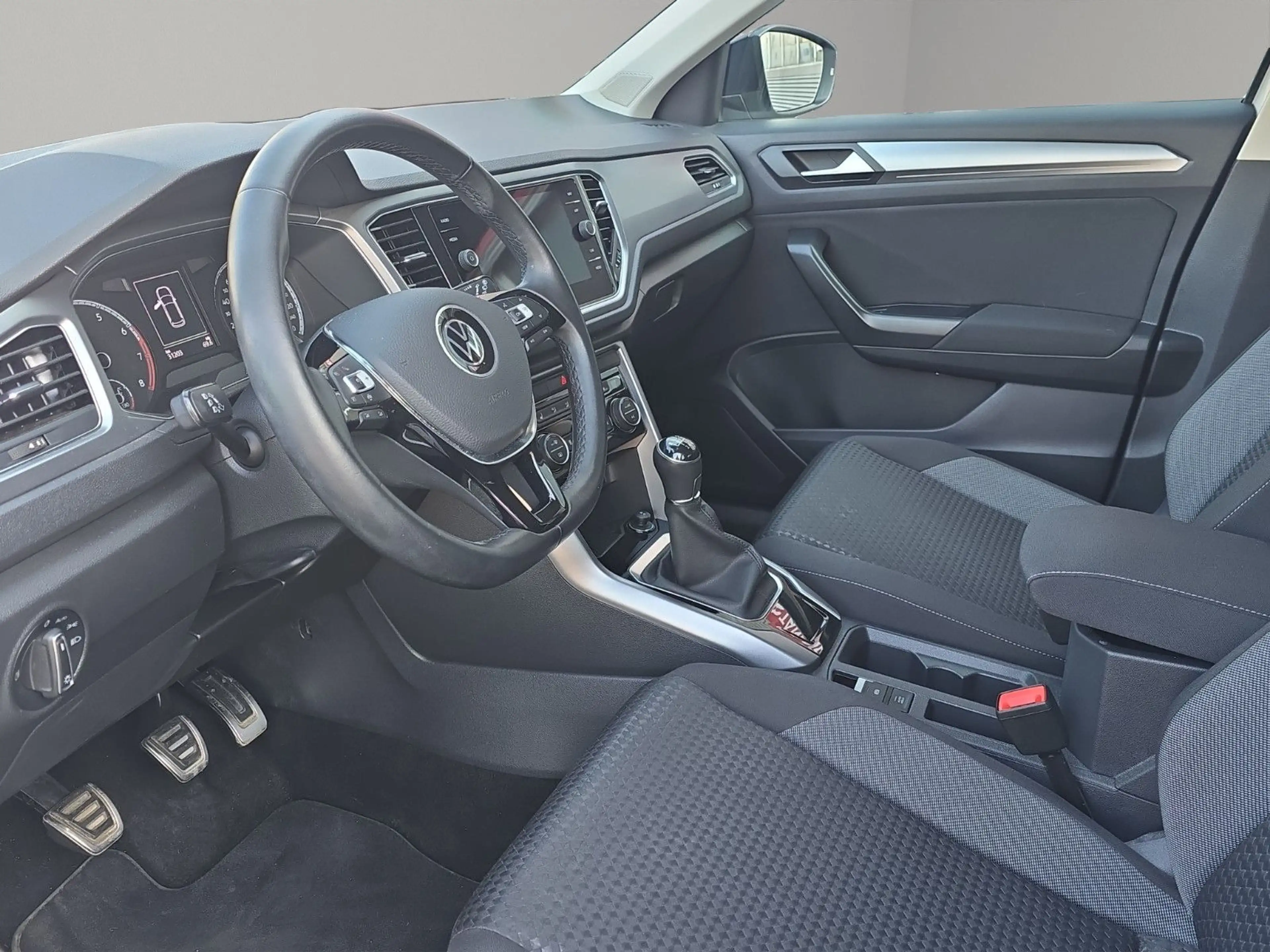 Volkswagen T-Roc Active+NAVI+TEMPOMAT+KAMERA+PDC — photo 9