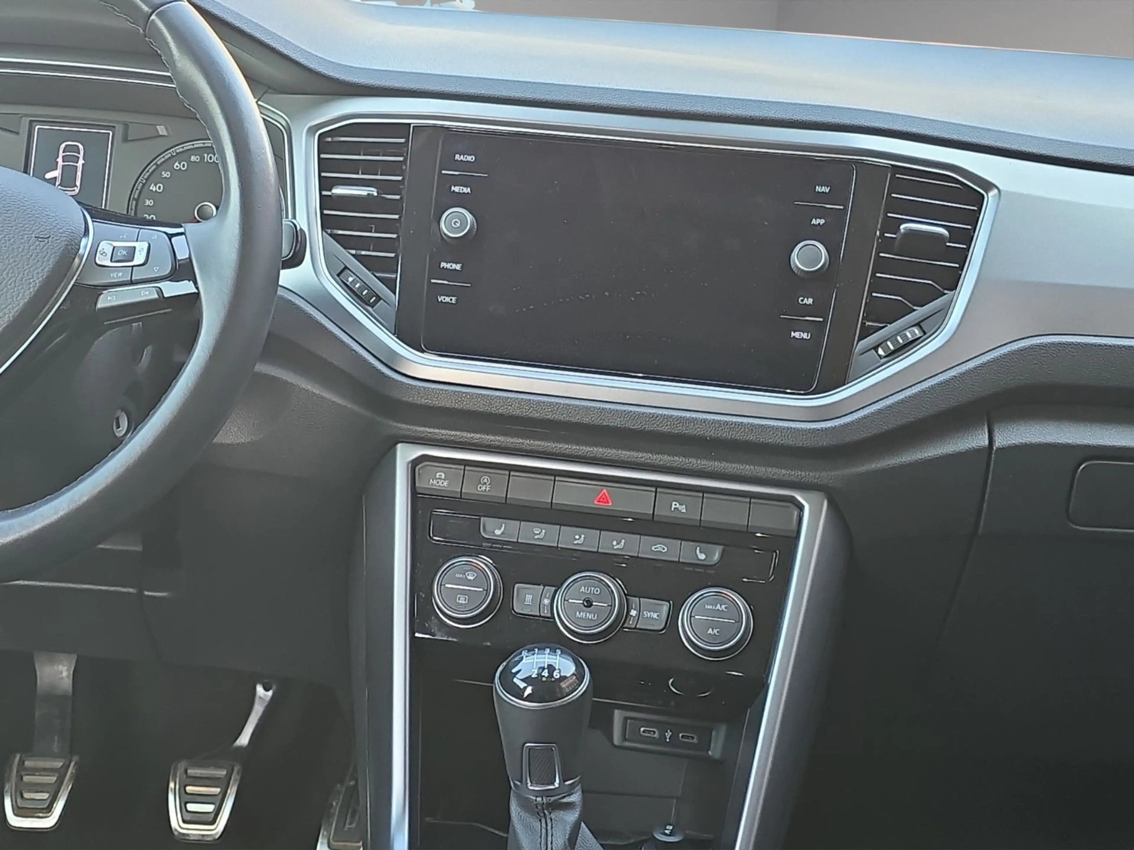 Volkswagen T-Roc Active+NAVI+TEMPOMAT+KAMERA+PDC — photo 14