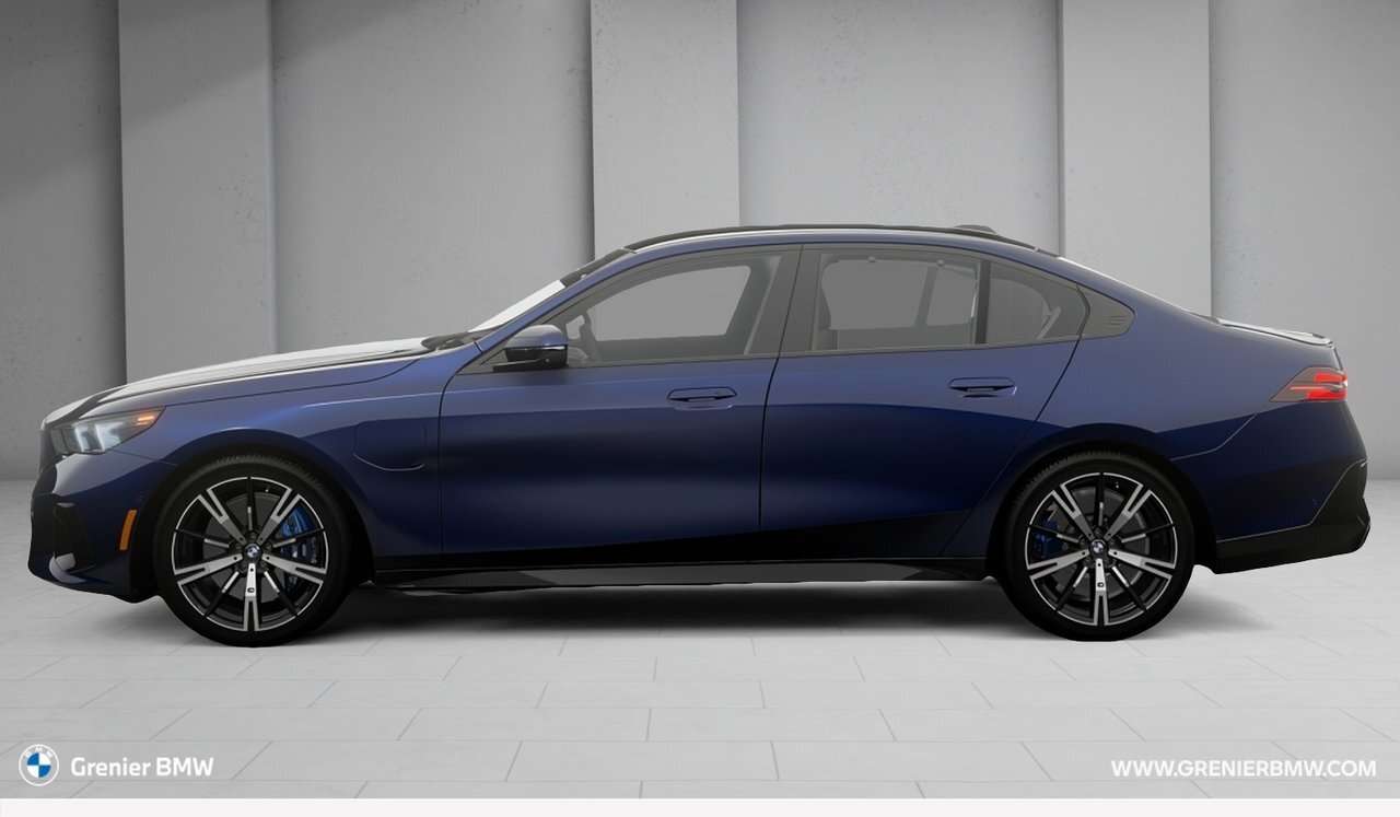 2027 BMW 5 Series 550e xDrive — photo 1