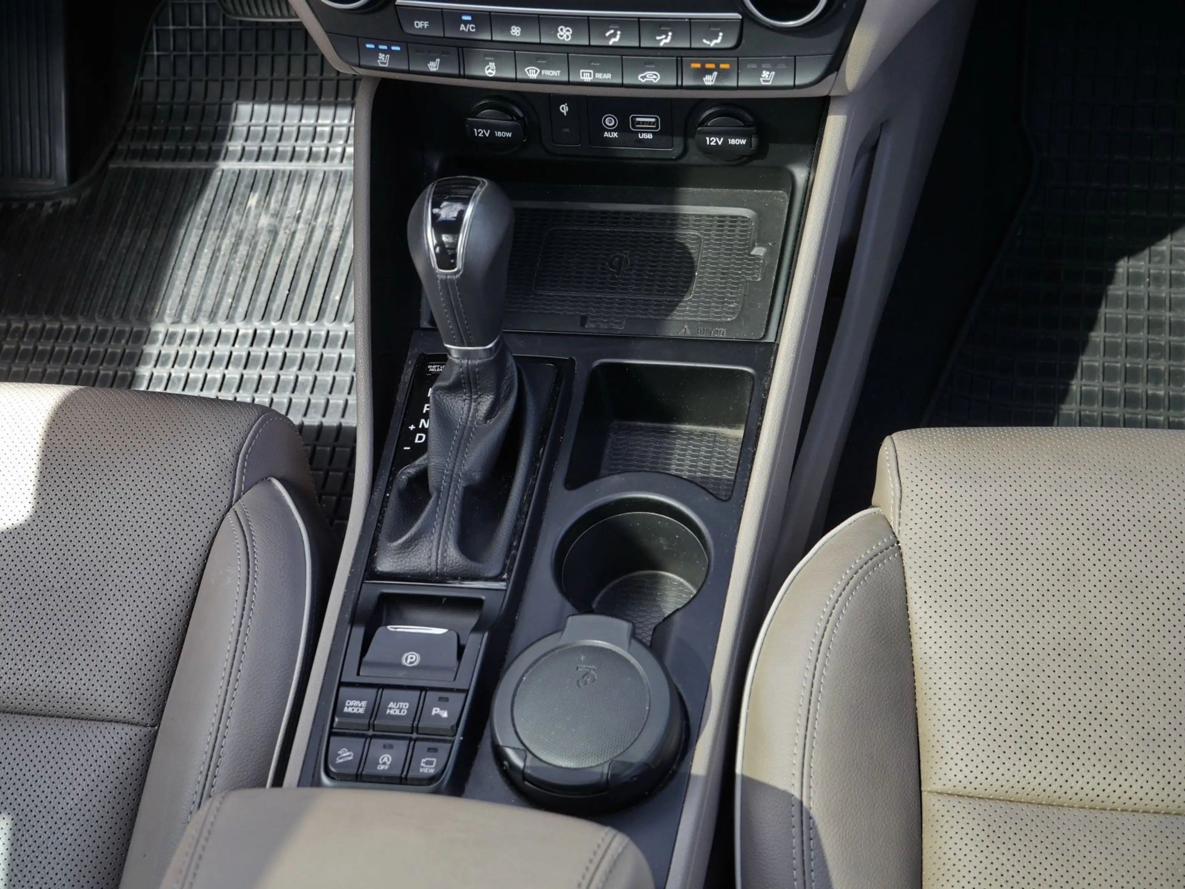 Hyundai TUCSON ix 35 Sitzheizung*RFK*LED*DAB+*Navigation — photo 7