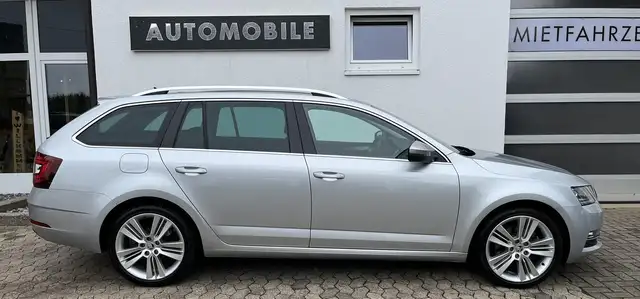 Skoda Octavia view 4