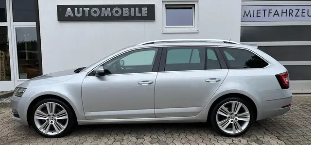 Skoda Octavia view 3
