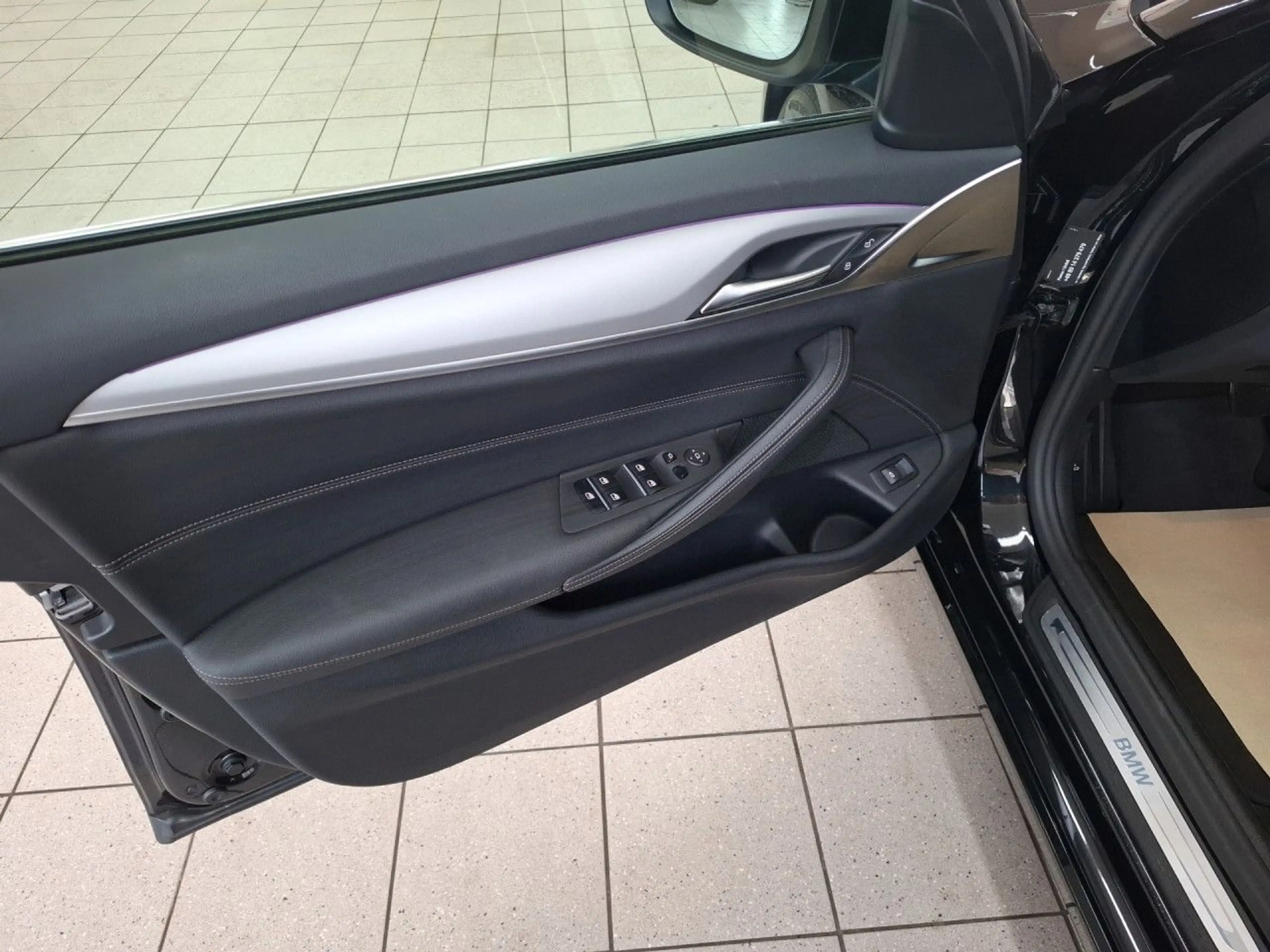 BMW 530 d xDrive Bluetooth HUD Navi LED Klima PDC — photo 12