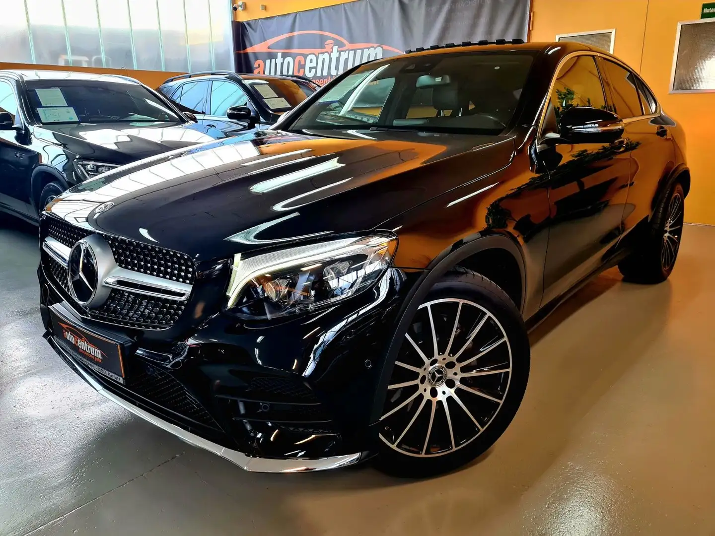 Mercedes-Benz GLC 300 Cpe 4M 2x AMG*eSD*Airmatic*ACC+*Memo*AHK Schwarz - 1