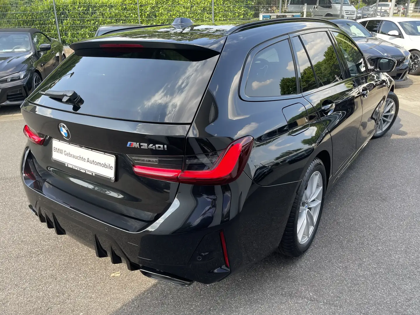 BMW 340 M340i xDrive Tour || 360° AHK Pano el.Sitze FACELI Schwarz - 2