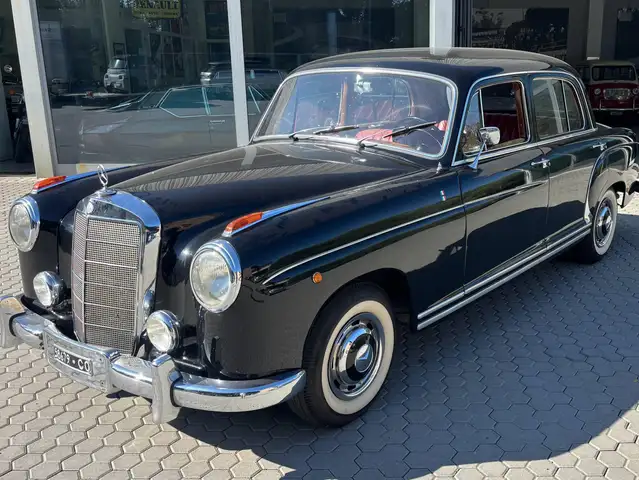 Mercedes-Benz 220 S