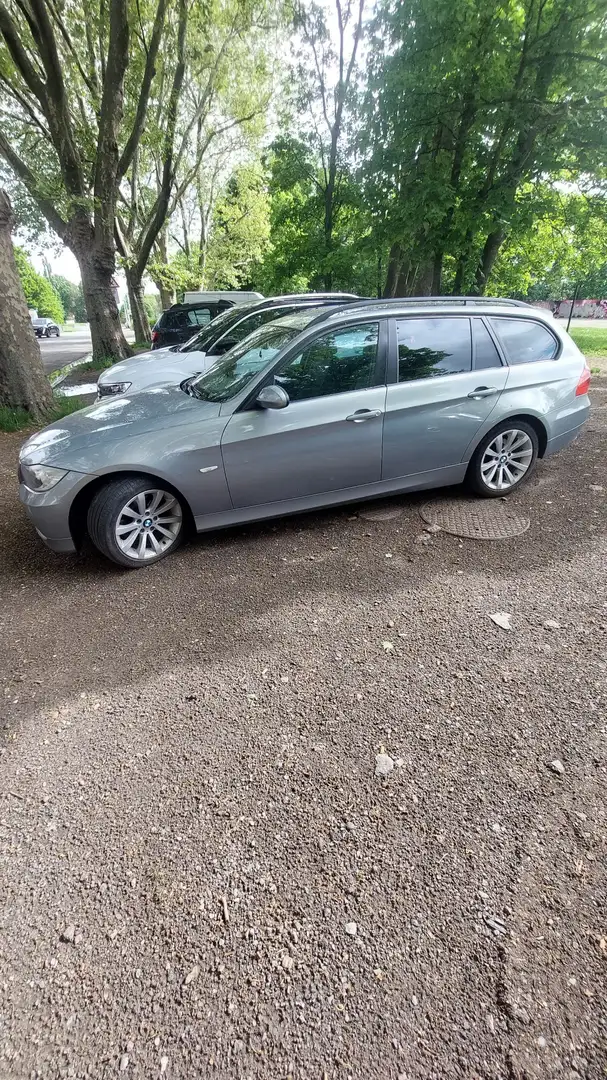 BMW 318 Touring d - 2