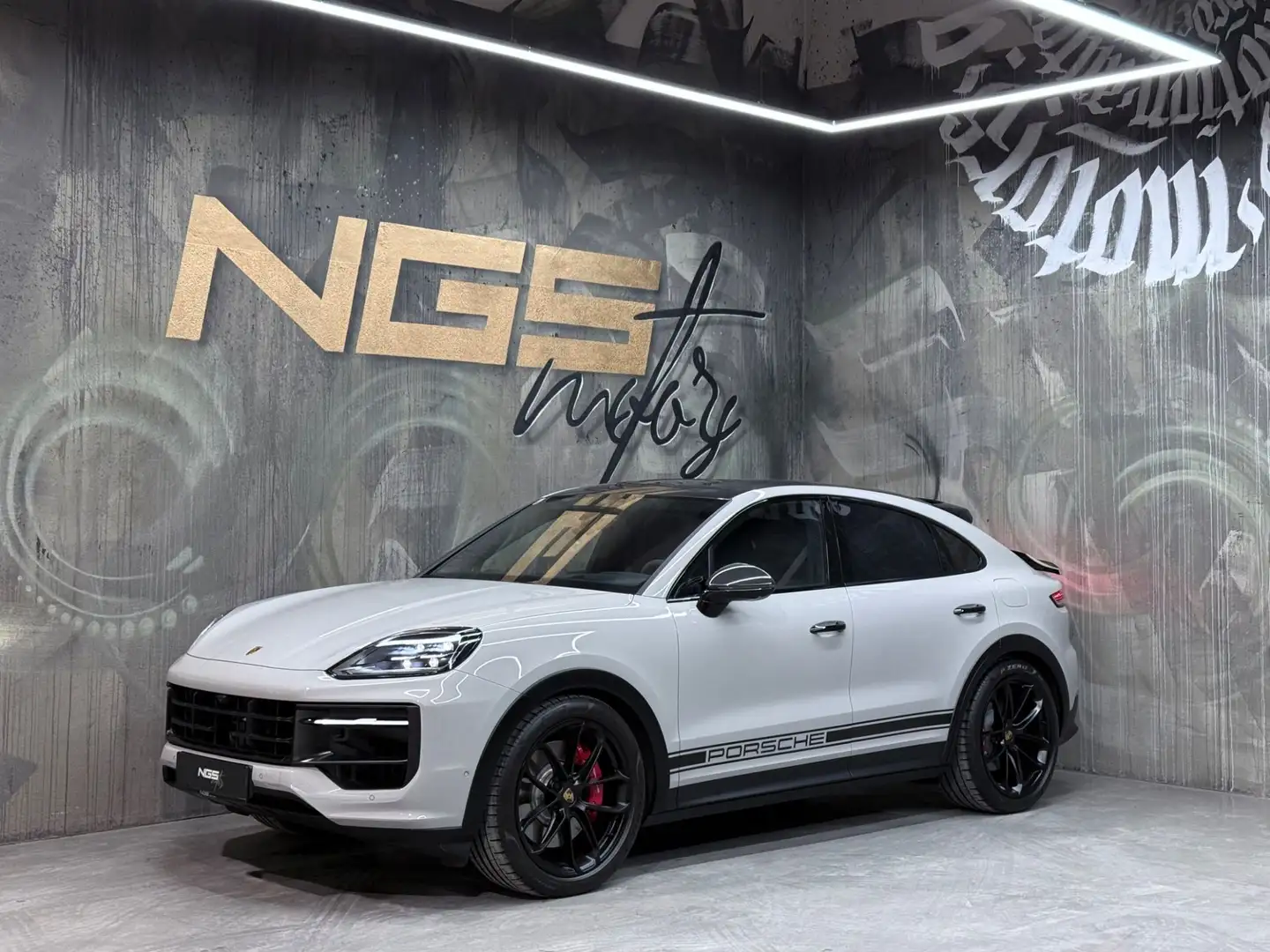 Porsche Cayenne Coupe III S E-Hybrid LEICHTBAU SPORT-PAKET CARBON Grau - 2
