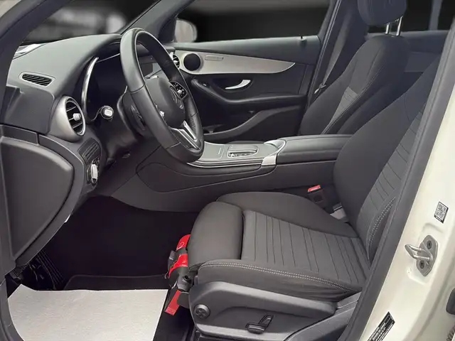 Mercedes-Benz GLC view 13