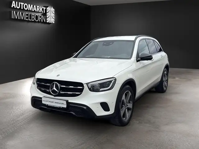 Mercedes-Benz GLC view 3