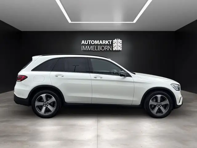 Mercedes-Benz GLC view 11