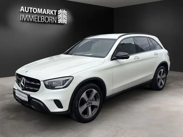 Mercedes-Benz GLC view 4