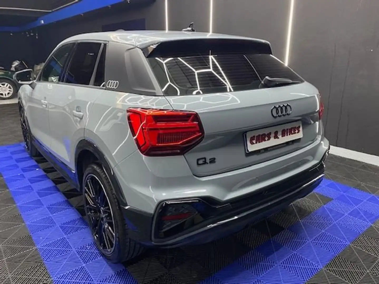 Audi Q2 30 TDI S line S tronic 85kW Grau - 2