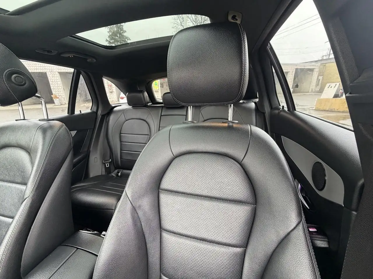 Mercedes-Benz GLC снимка Mercedes-Benz GLC