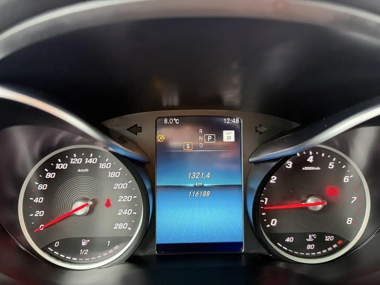 Mercedes-Benz GLC снимка Mercedes-Benz GLC