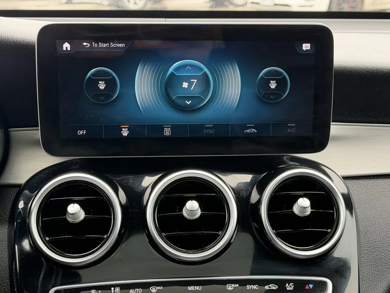 Mercedes-Benz GLC снимка Mercedes-Benz GLC