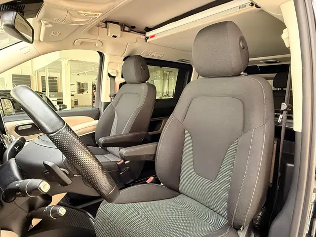 Mercedes-Benz V-Class view 12