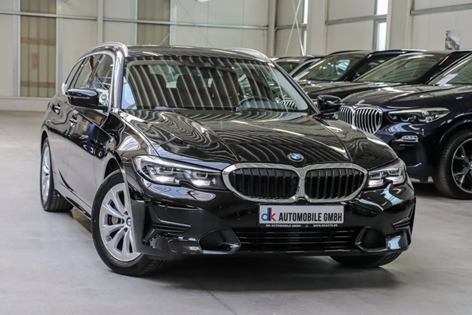 BMW 330 i Touring Aut/ADVANTAGE/SPORTLENKRAD/DACHRELING Noir - 2