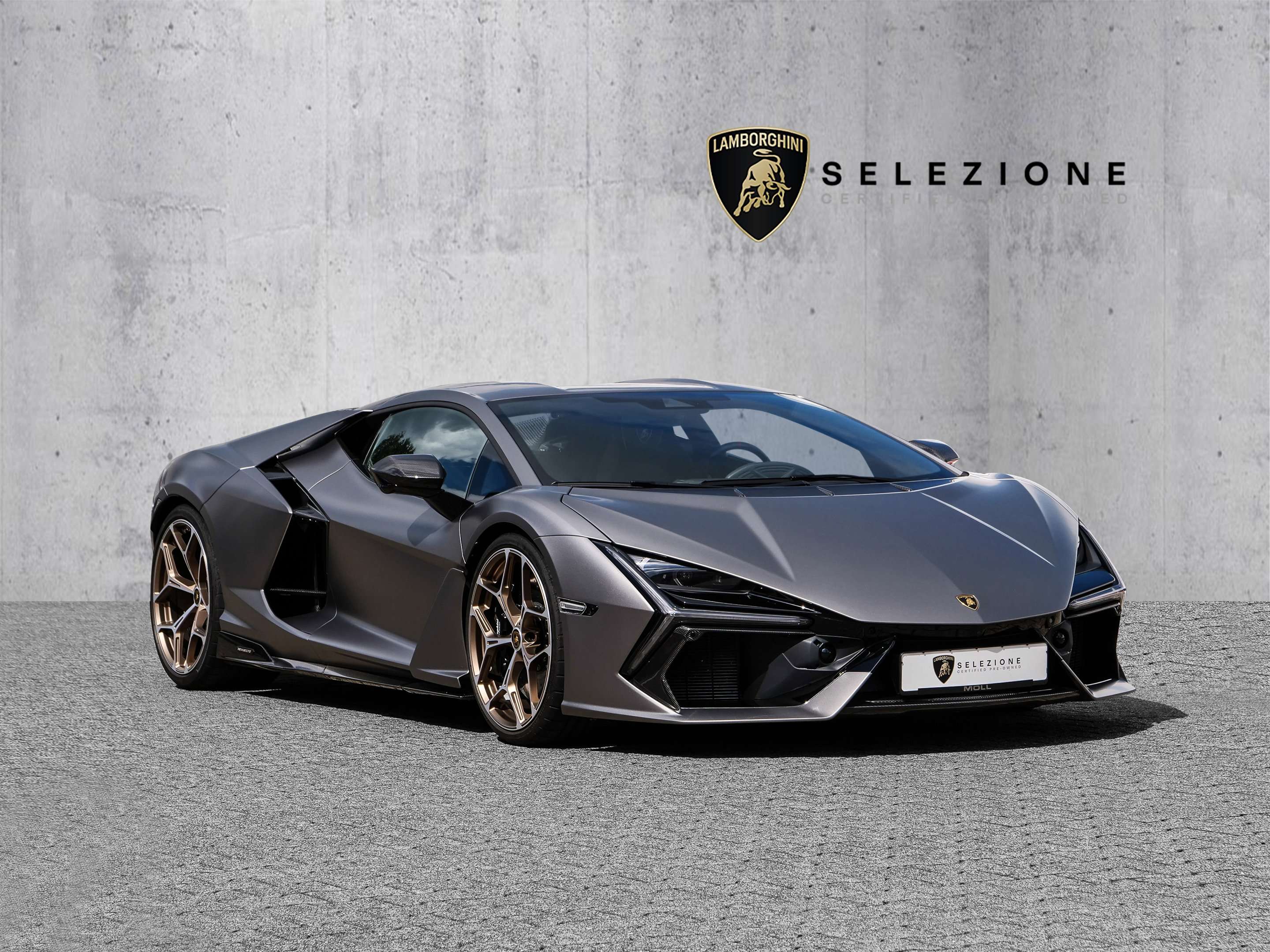 Lamborghini Revuelto