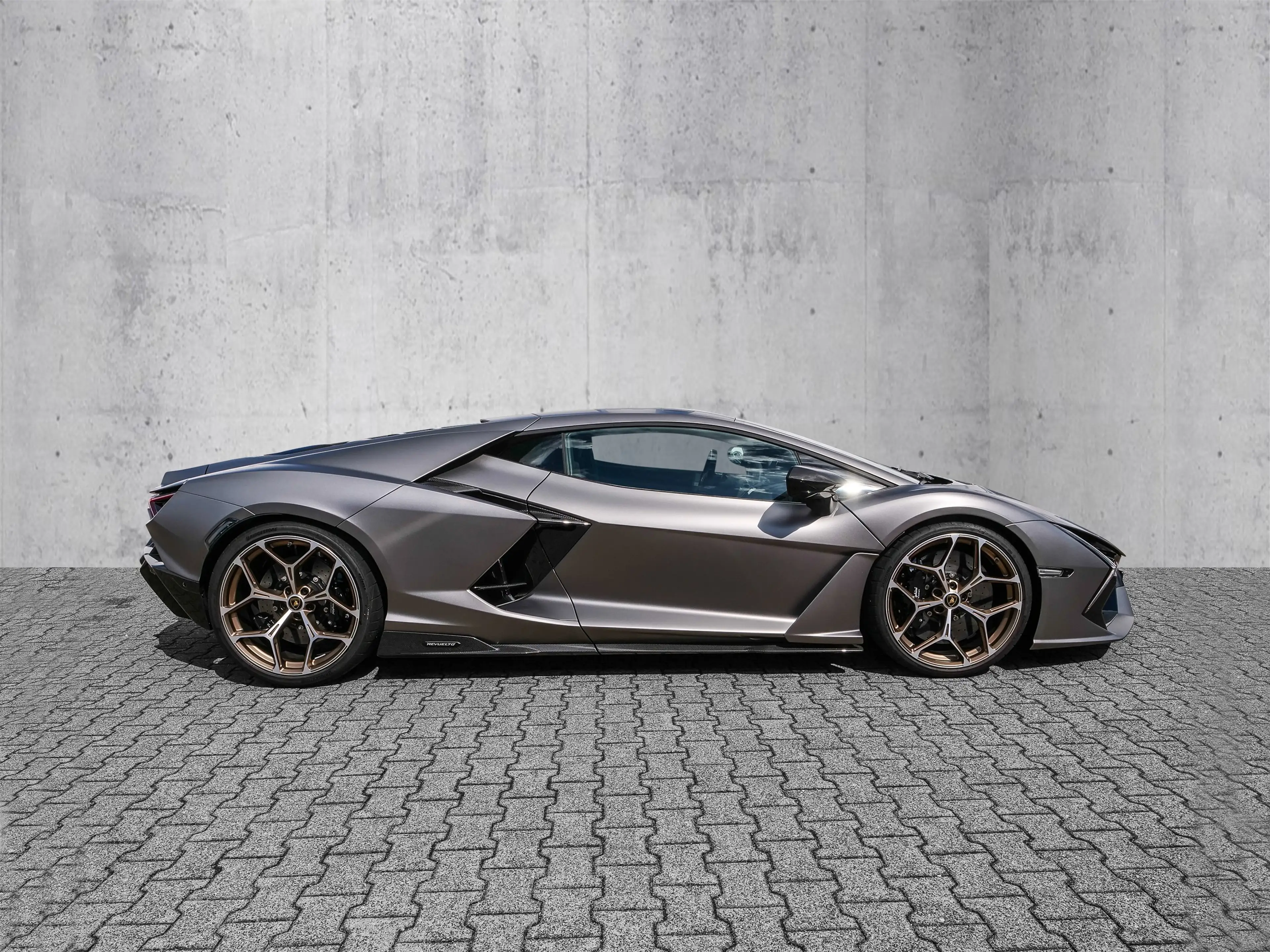 Lamborghini Revuelto Grigio Titans, Full High Assistant Pack — photo 2