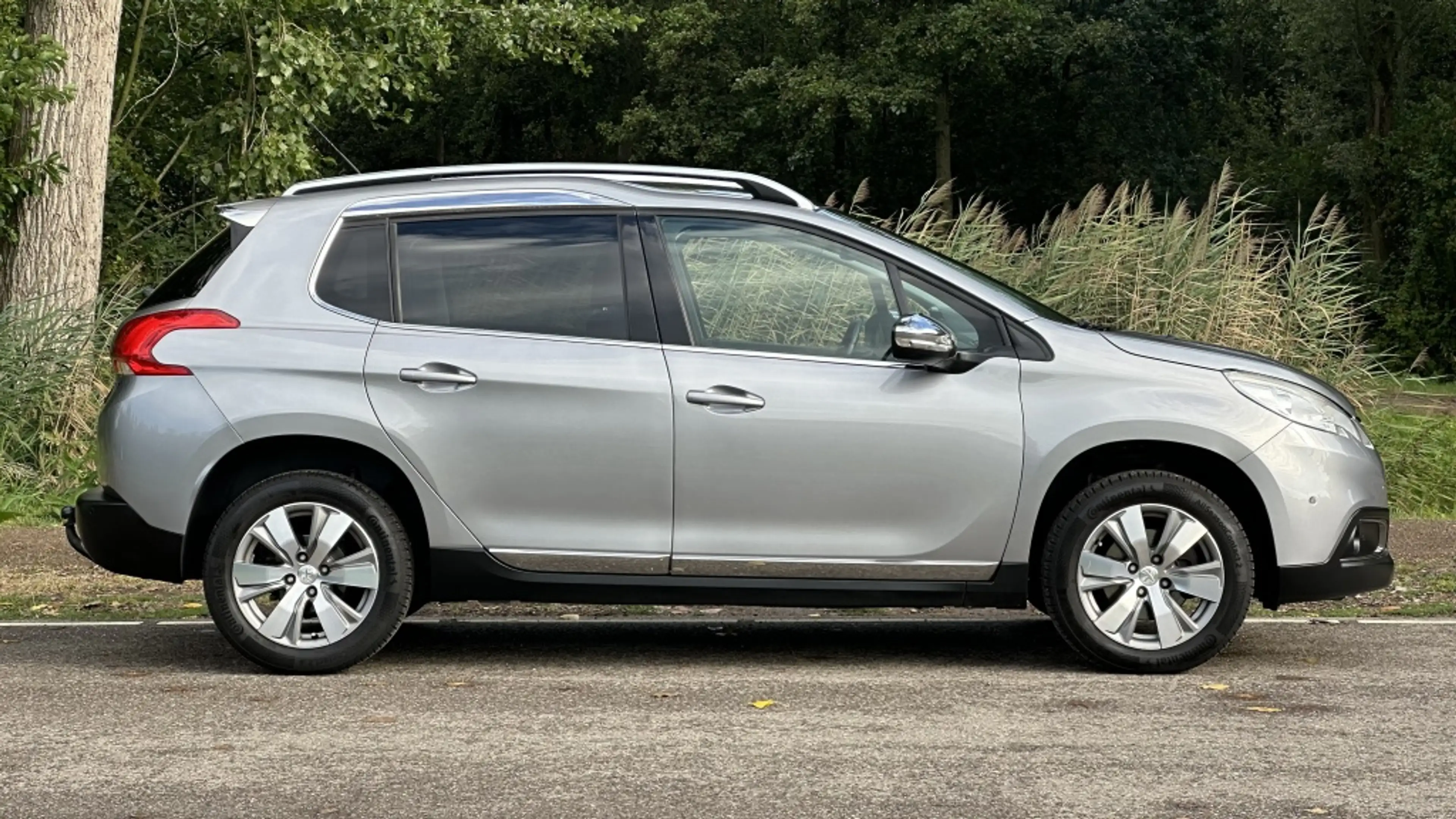 Peugeot 2008 1.2 Allure - Pano - Cruise - Park assist! — photo 14