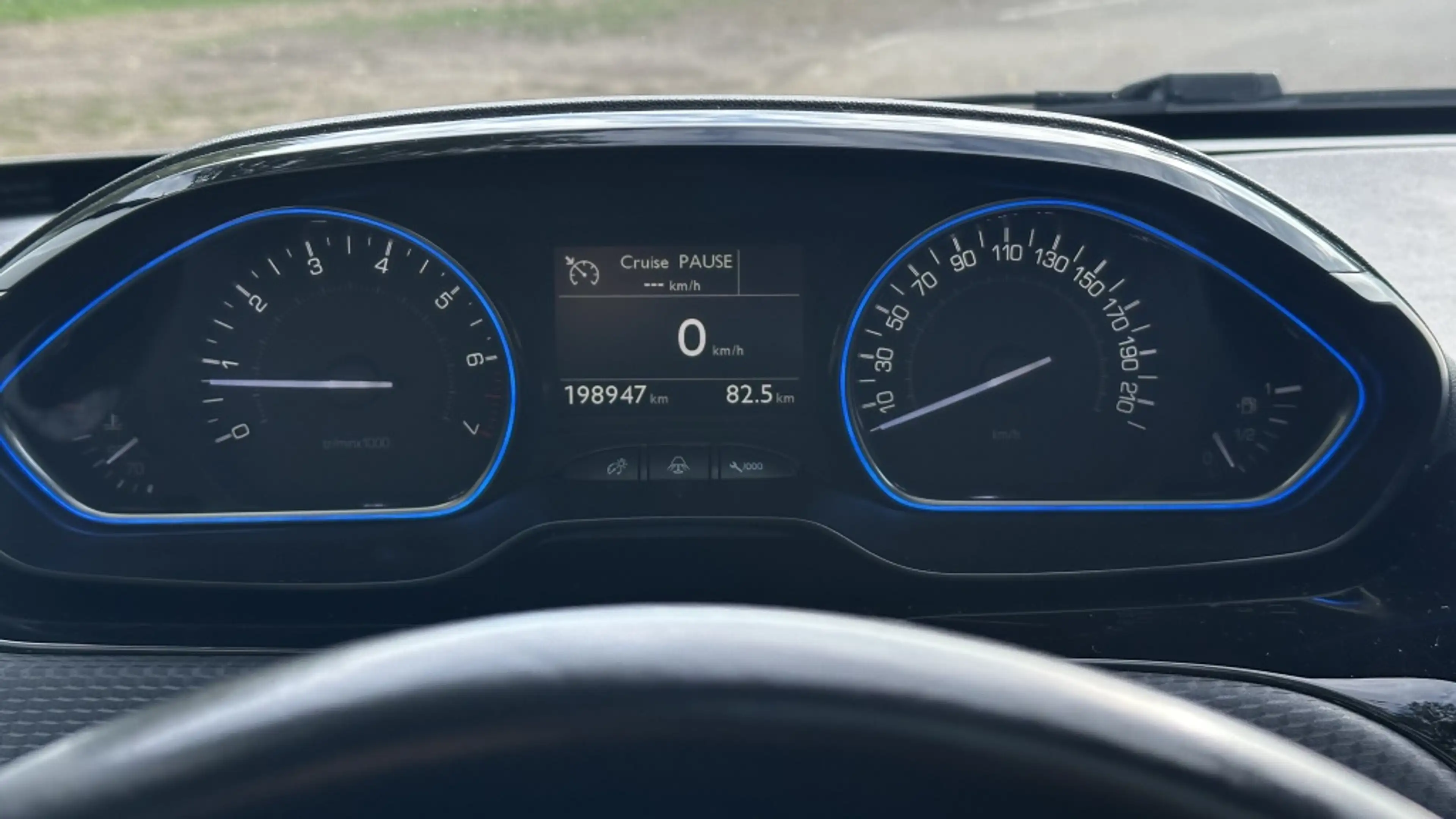 Peugeot 2008 1.2 Allure - Pano - Cruise - Park assist! — photo 12