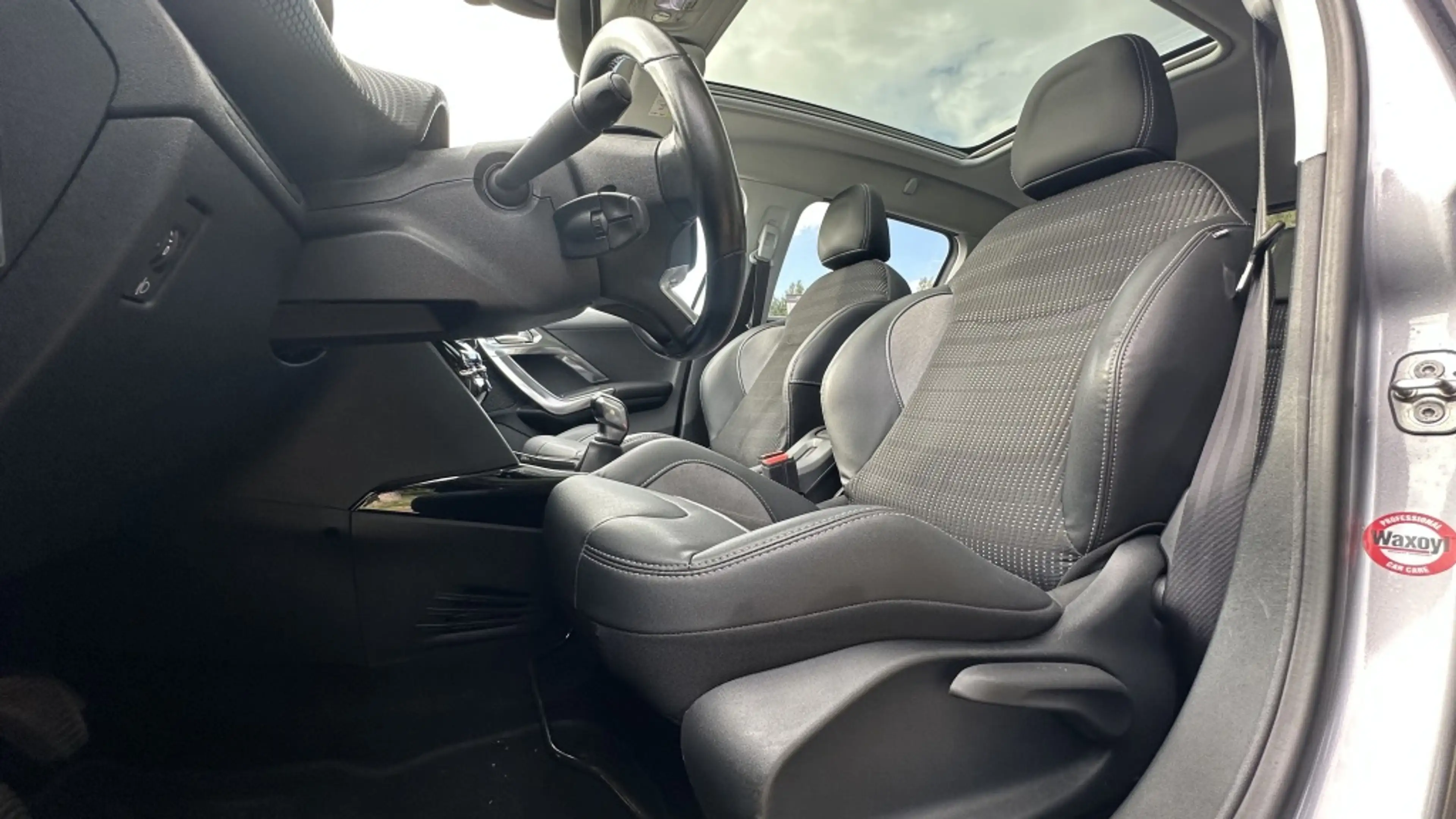 Peugeot 2008 1.2 Allure - Pano - Cruise - Park assist! — photo 8