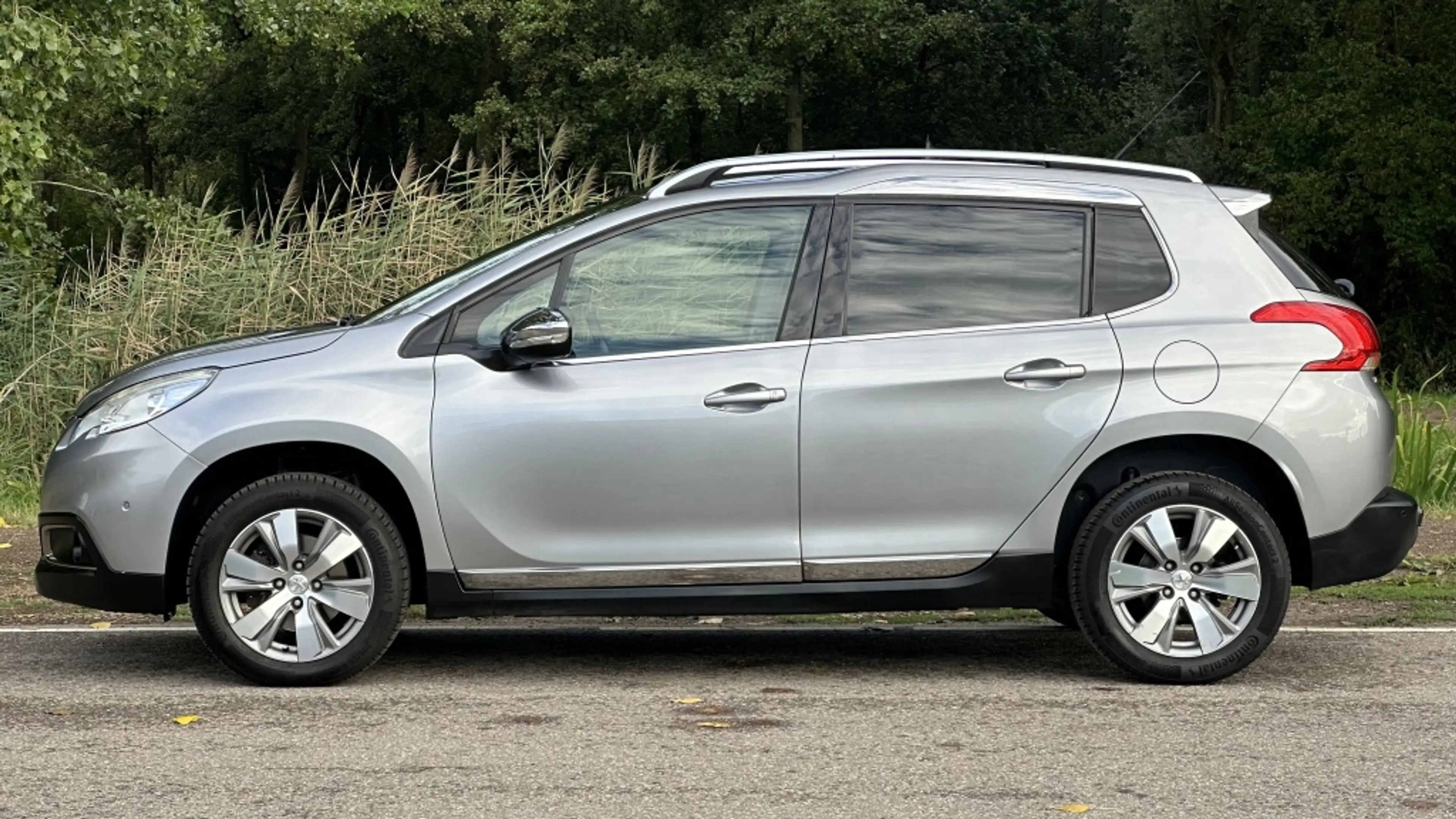 Peugeot 2008 1.2 Allure - Pano - Cruise - Park assist! — photo 13