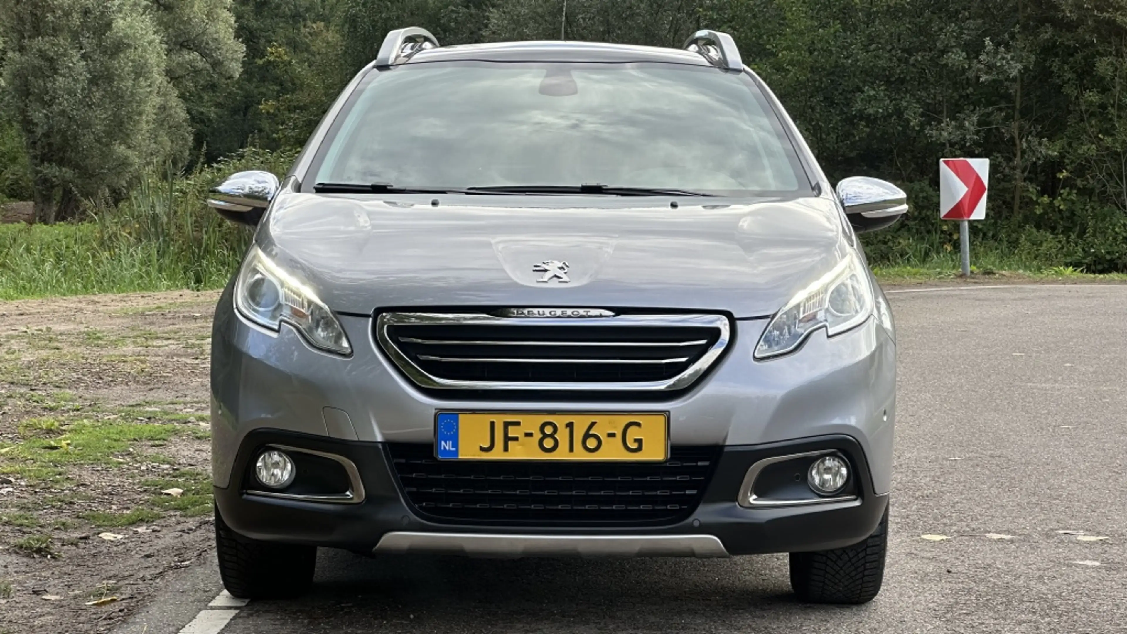Peugeot 2008 1.2 Allure - Pano - Cruise - Park assist! — photo 2
