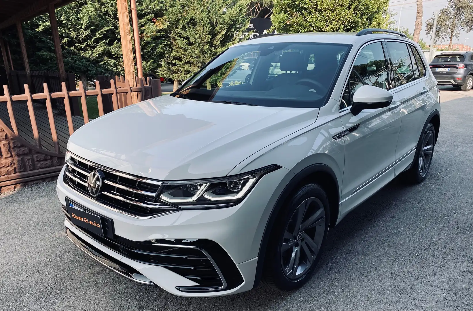Volkswagen Tiguan R-Line **POSS.PACK MEDIA** VED.NOTE Bianco - 1
